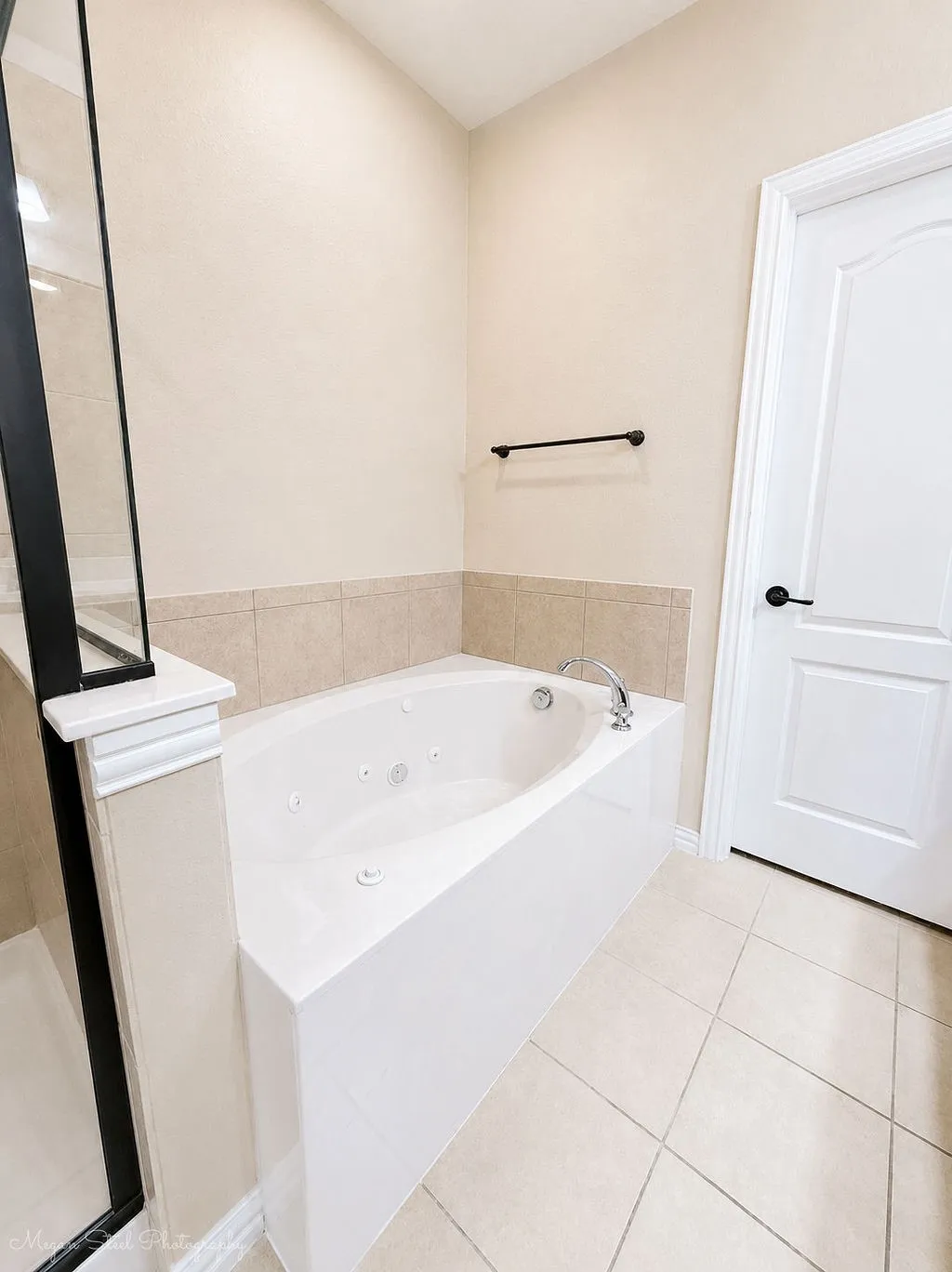 Single Family Residence For Sale in Parker County , 1533 Salado Trail, Weatherford, Texas 76087, 4 Bedroom, 3 Bathroom, 2 Garage spaces, 2,193 Sqft, built in 2013, mls#21358403, Real Estate Agent in Weatherford, Homes For Sale in Parker county, Homes For Sale in Weatherford, Realtor in Weatherford Texas, Real Estate Brokerage Independent Realty Texas, Luminita Cordes Realtor