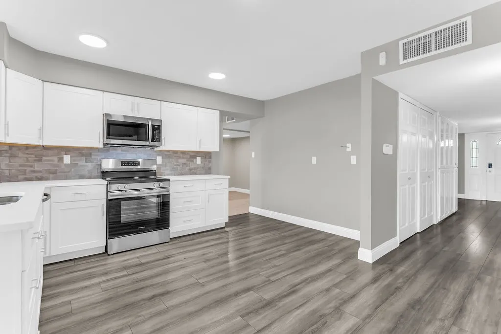 Single Family Residence For Rent in Denton County , 5264 Pruitt Drive, The Colony, Texas 75056, 3 Bedroom, 2 Bathroom, 2 Garage spaces, 1,881 Sqft, built in 1983, mls#21356626, Real Estate Agent in The Colony, Homes For Rent in Denton county, Homes For Rent in The Colony, Realtor in The Colony Texas, Real Estate Brokerage Independent Realty Texas, Luminita Cordes Realtor