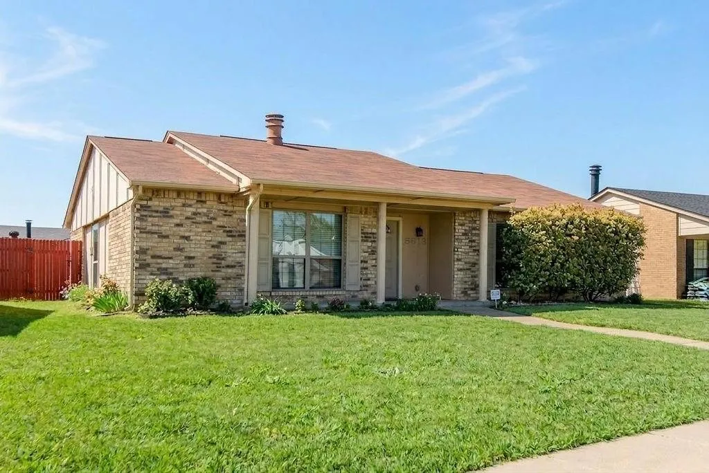 Single Family Residence For Rent in Denton County , 5613 Truitt Street, The Colony, Texas 75056, 3 Bedroom, 2 Bathroom, 2 Garage spaces, 1,711 Sqft, built in 1983, mls#21356520, Real Estate Agent in The Colony, Homes For Rent in Denton county, Homes For Rent in The Colony, Realtor in The Colony Texas, Real Estate Brokerage Independent Realty Texas, Luminita Cordes Realtor
