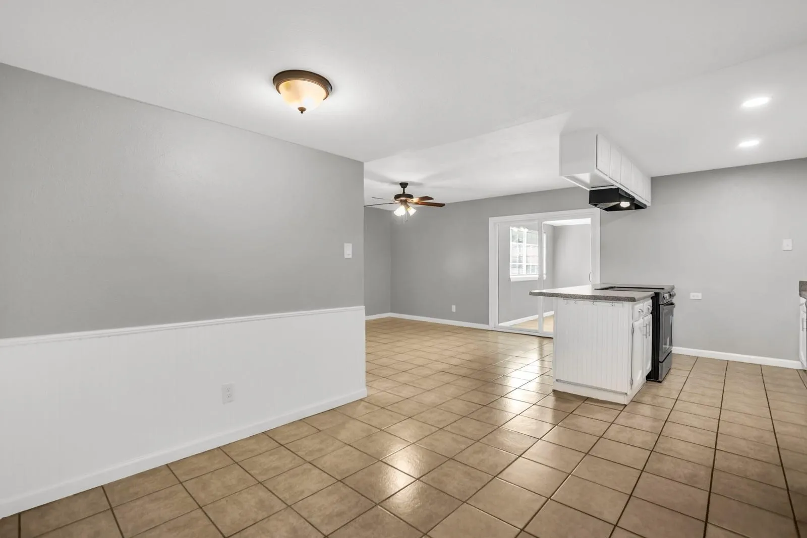 Single Family Residence For Rent in Denton County , 5613 Truitt Street, The Colony, Texas 75056, 3 Bedroom, 2 Bathroom, 2 Garage spaces, 1,711 Sqft, built in 1983, mls#21356520, Real Estate Agent in The Colony, Homes For Rent in Denton county, Homes For Rent in The Colony, Realtor in The Colony Texas, Real Estate Brokerage Independent Realty Texas, Luminita Cordes Realtor