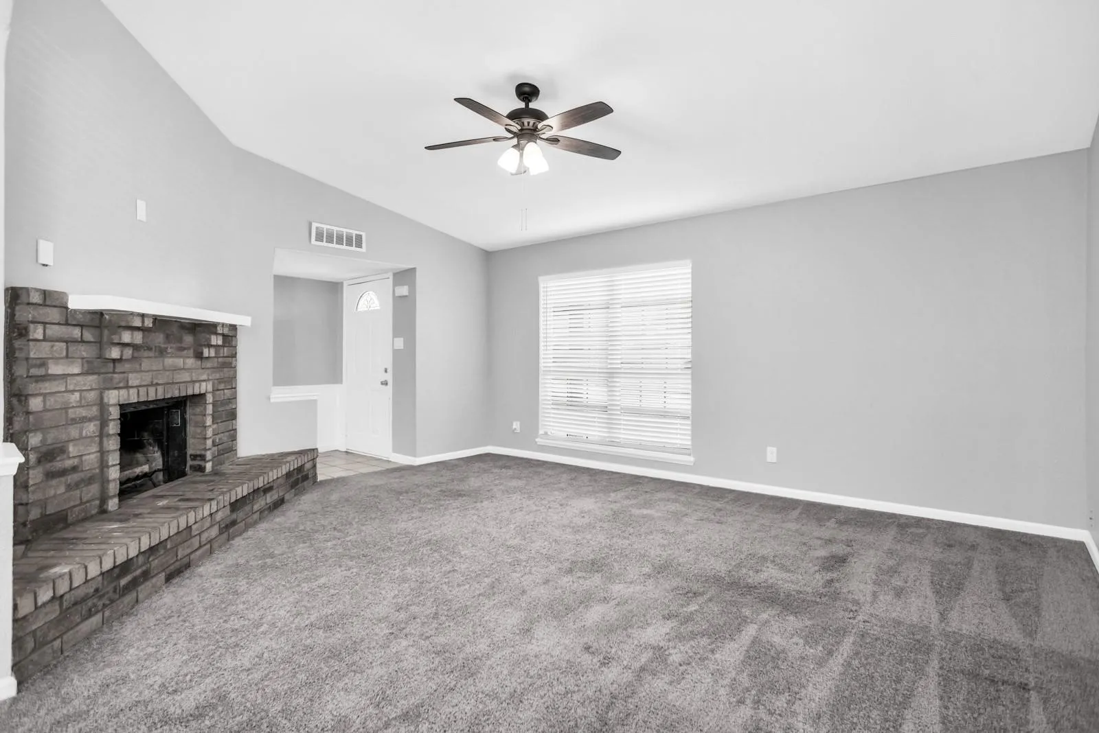 Single Family Residence For Rent in Denton County , 5613 Truitt Street, The Colony, Texas 75056, 3 Bedroom, 2 Bathroom, 2 Garage spaces, 1,711 Sqft, built in 1983, mls#21356520, Real Estate Agent in The Colony, Homes For Rent in Denton county, Homes For Rent in The Colony, Realtor in The Colony Texas, Real Estate Brokerage Independent Realty Texas, Luminita Cordes Realtor