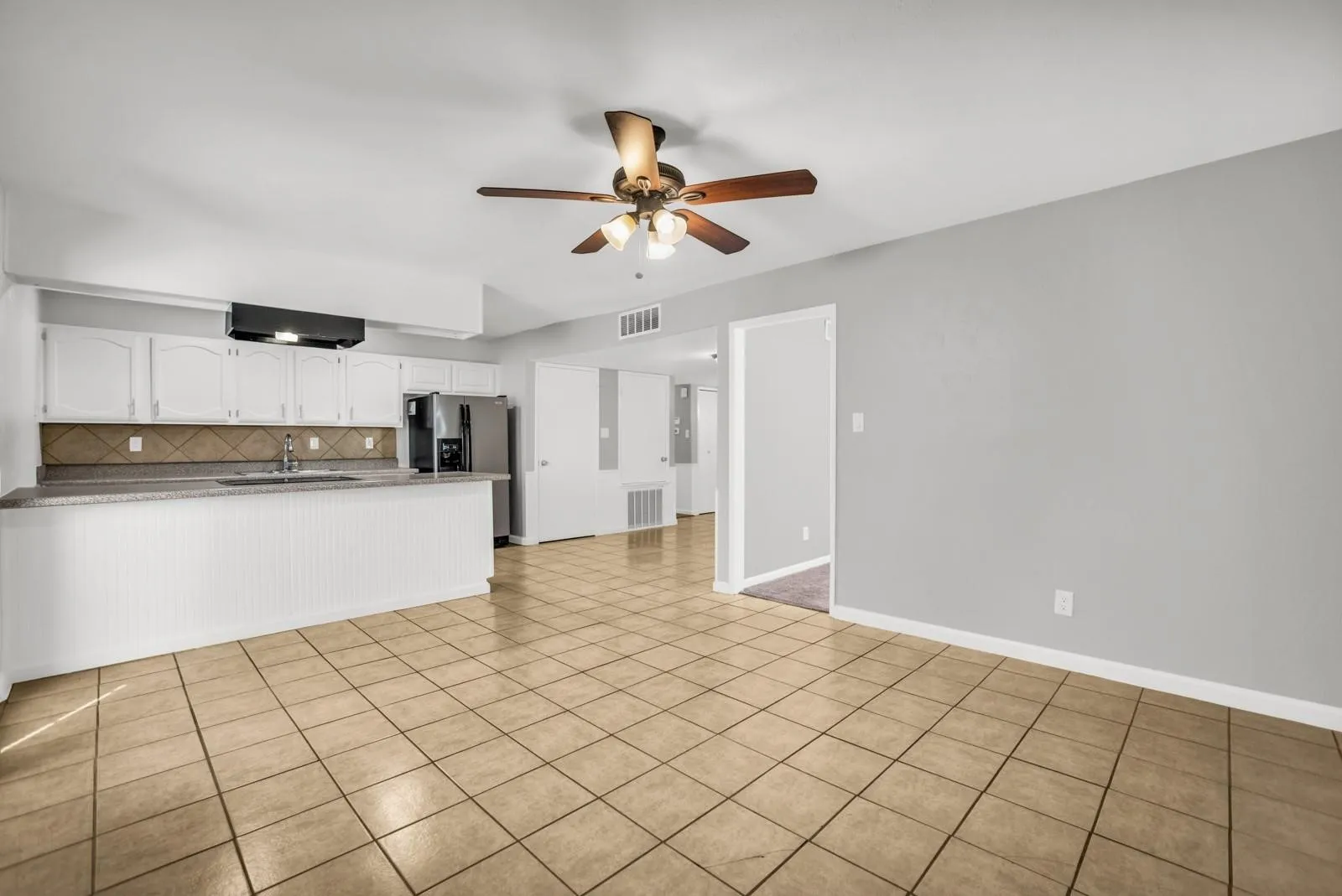 Single Family Residence For Rent in Denton County , 5613 Truitt Street, The Colony, Texas 75056, 3 Bedroom, 2 Bathroom, 2 Garage spaces, 1,711 Sqft, built in 1983, mls#21356520, Real Estate Agent in The Colony, Homes For Rent in Denton county, Homes For Rent in The Colony, Realtor in The Colony Texas, Real Estate Brokerage Independent Realty Texas, Luminita Cordes Realtor