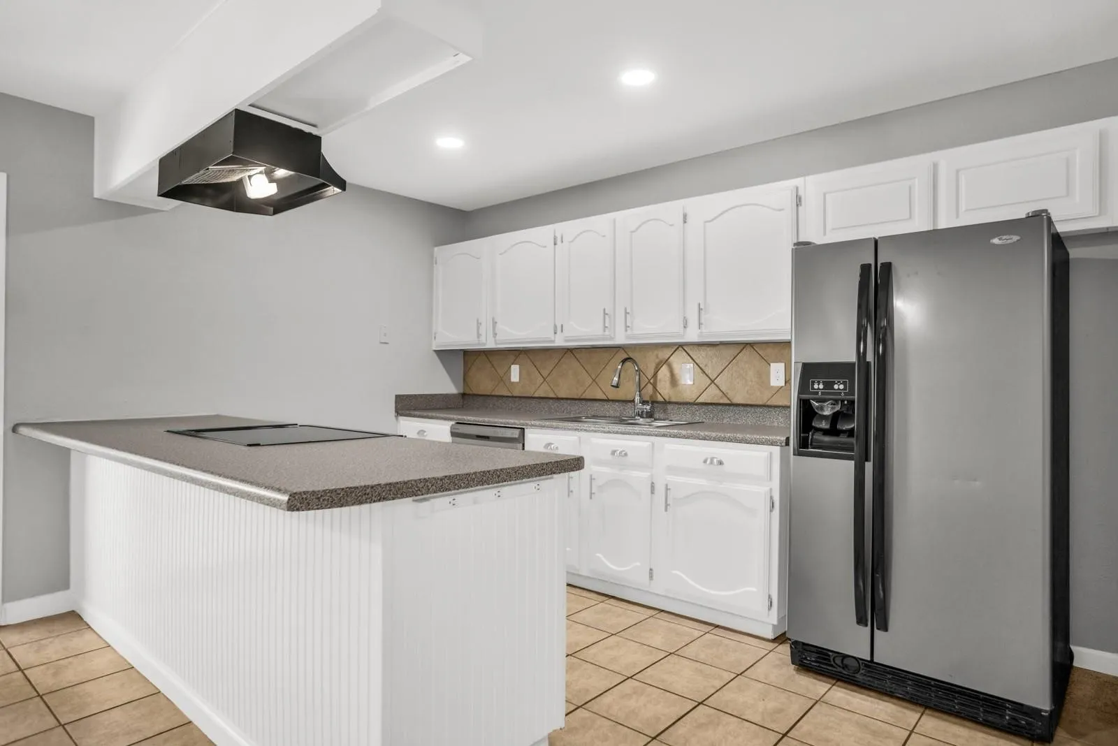 Single Family Residence For Rent in Denton County , 5613 Truitt Street, The Colony, Texas 75056, 3 Bedroom, 2 Bathroom, 2 Garage spaces, 1,711 Sqft, built in 1983, mls#21356520, Real Estate Agent in The Colony, Homes For Rent in Denton county, Homes For Rent in The Colony, Realtor in The Colony Texas, Real Estate Brokerage Independent Realty Texas, Luminita Cordes Realtor