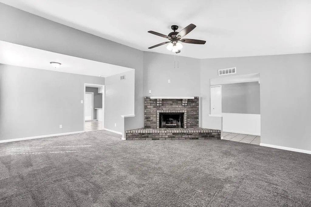 Single Family Residence For Rent in Denton County , 5613 Truitt Street, The Colony, Texas 75056, 3 Bedroom, 2 Bathroom, 2 Garage spaces, 1,711 Sqft, built in 1983, mls#21356520, Real Estate Agent in The Colony, Homes For Rent in Denton county, Homes For Rent in The Colony, Realtor in The Colony Texas, Real Estate Brokerage Independent Realty Texas, Luminita Cordes Realtor