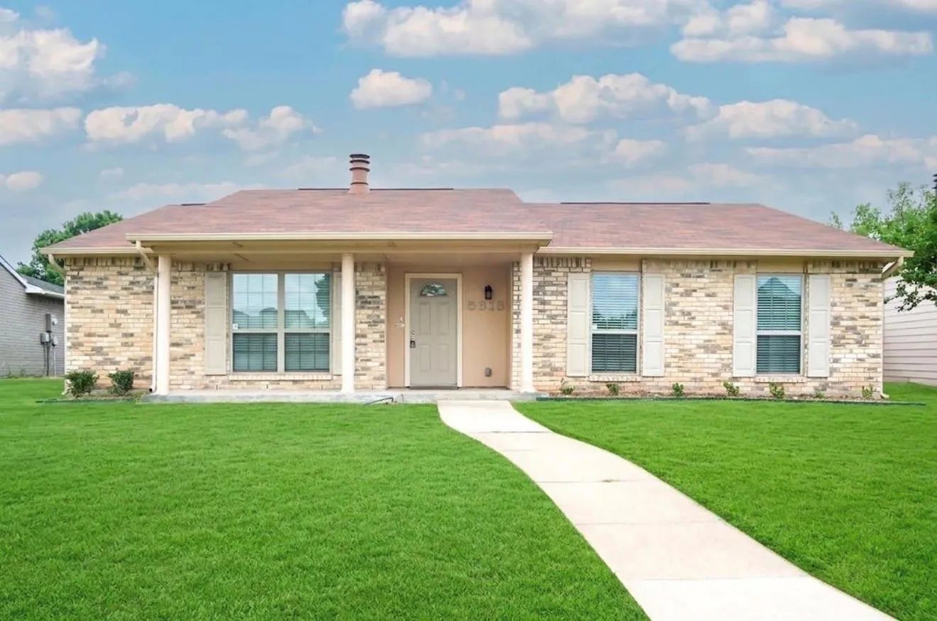 Single Family Residence For Rent in Denton County , 5613 Truitt Street, The Colony, Texas 75056, 3 Bedroom, 2 Bathroom, 2 Garage spaces, 1,711 Sqft, built in 1983, mls#21356520, Real Estate Agent in The Colony, Homes For Rent in Denton county, Homes For Rent in The Colony, Realtor in The Colony Texas, Real Estate Brokerage Independent Realty Texas, Luminita Cordes Realtor