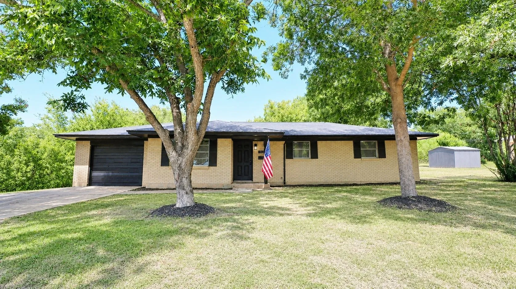 Single Family Residence For Sale in Hill County , 103 Beard Drive, Itasca, Texas 76055, 3 Bedroom, 2 Bathroom, 1 Garage spaces, 1,261 Sqft, built in 1968, mls#21304501, Real Estate Agent in Itasca, Homes For Sale in Hill county, Homes For Sale in Itasca, Realtor in Itasca Texas, Real Estate Brokerage Independent Realty Texas, Luminita Cordes Realtor