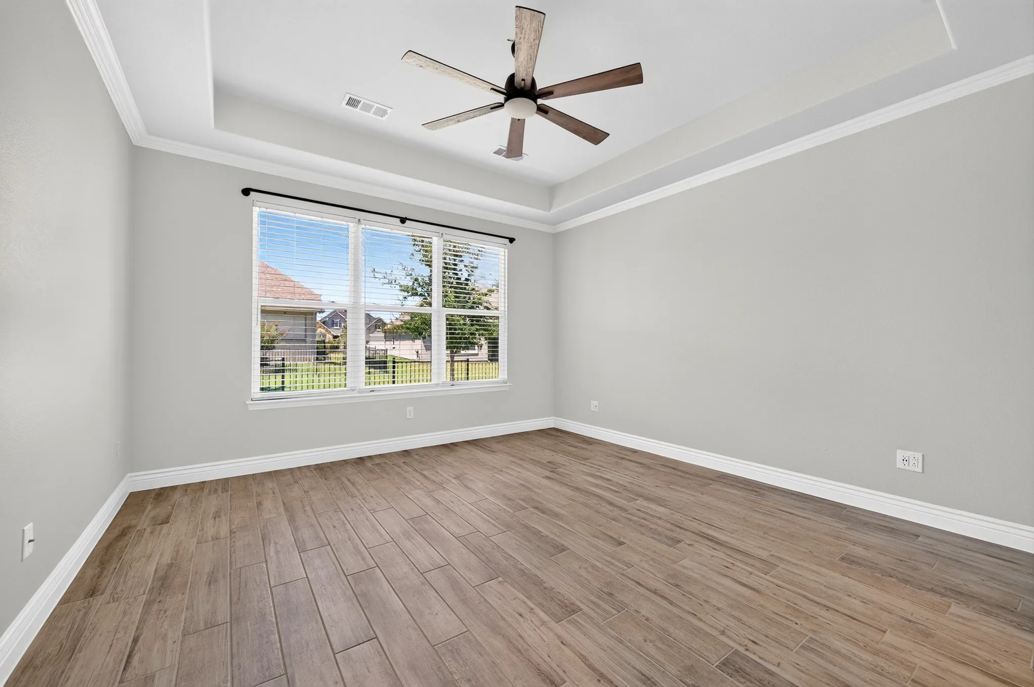 Single Family Residence For Sale in Denton County , 9516 Creekwood, Denton, Texas 76207, 2 Bedroom, 3 Bathroom, 3 Garage spaces, 1,787 Sqft, built in 2023, mls#21358356, Real Estate Agent in Denton, Homes For Sale in Denton county, Homes For Sale in Denton, Realtor in Denton Texas, Real Estate Brokerage Independent Realty Texas, Luminita Cordes Realtor