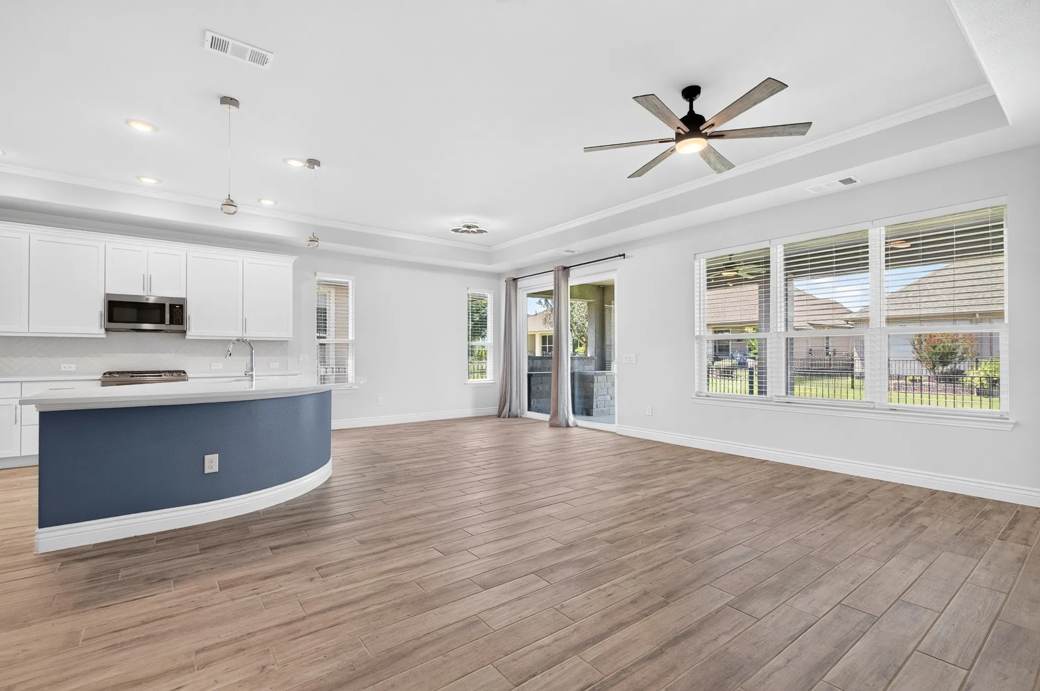 Single Family Residence For Sale in Denton County , 9516 Creekwood, Denton, Texas 76207, 2 Bedroom, 3 Bathroom, 3 Garage spaces, 1,787 Sqft, built in 2023, mls#21358356, Real Estate Agent in Denton, Homes For Sale in Denton county, Homes For Sale in Denton, Realtor in Denton Texas, Real Estate Brokerage Independent Realty Texas, Luminita Cordes Realtor