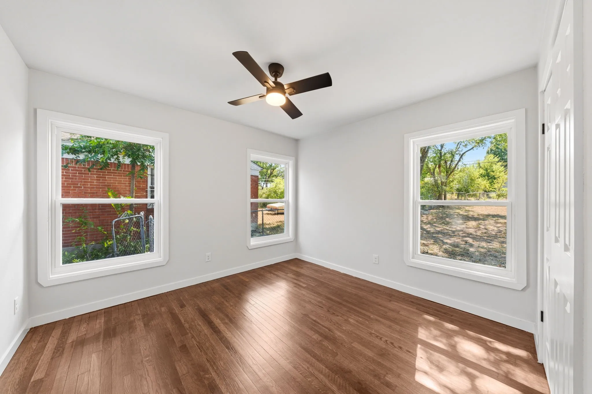 Single Family Residence For Sale in Dallas County , 3631 Idaho Avenue, Dallas, Texas 75216, 3 Bedroom, 2 Bathroom, 1 Garage spaces, 1,079 Sqft, built in 1950, mls#21359244, Real Estate Agent in Dallas, Homes For Sale in Dallas county, Homes For Sale in Dallas, Realtor in Dallas Texas, Real Estate Brokerage Independent Realty Texas, Luminita Cordes Realtor