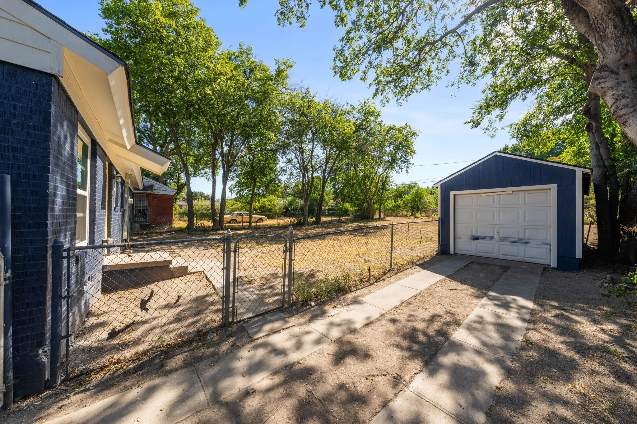 Single Family Residence For Sale in Dallas County , 3631 Idaho Avenue, Dallas, Texas 75216, 3 Bedroom, 2 Bathroom, 1 Garage spaces, 1,079 Sqft, built in 1950, mls#21359244, Real Estate Agent in Dallas, Homes For Sale in Dallas county, Homes For Sale in Dallas, Realtor in Dallas Texas, Real Estate Brokerage Independent Realty Texas, Luminita Cordes Realtor