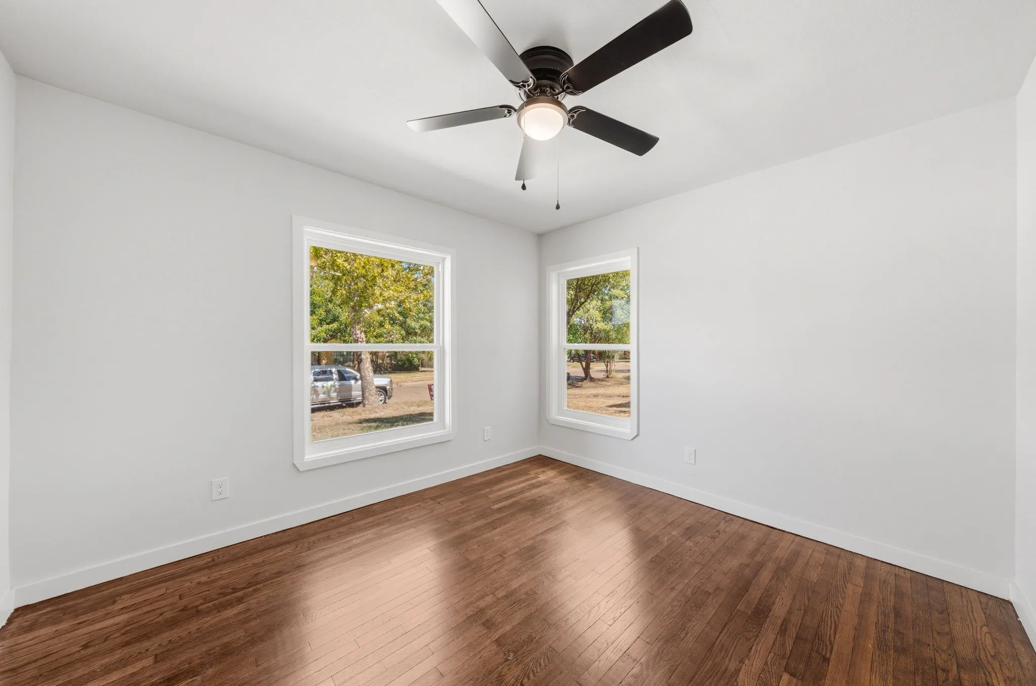 Single Family Residence For Sale in Dallas County , 3631 Idaho Avenue, Dallas, Texas 75216, 3 Bedroom, 2 Bathroom, 1 Garage spaces, 1,079 Sqft, built in 1950, mls#21359244, Real Estate Agent in Dallas, Homes For Sale in Dallas county, Homes For Sale in Dallas, Realtor in Dallas Texas, Real Estate Brokerage Independent Realty Texas, Luminita Cordes Realtor