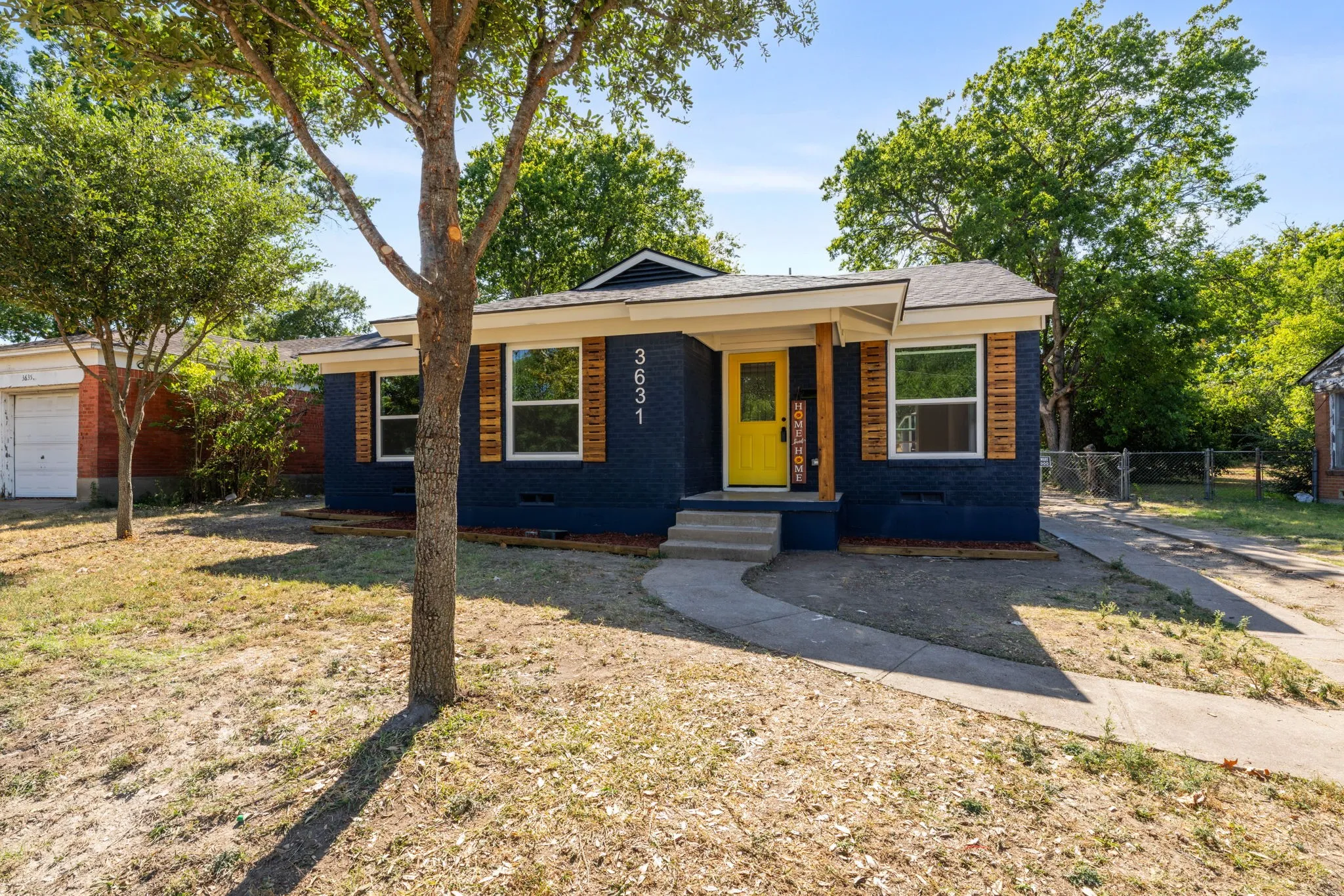 Single Family Residence For Sale in Dallas County , 3631 Idaho Avenue, Dallas, Texas 75216, 3 Bedroom, 2 Bathroom, 1 Garage spaces, 1,079 Sqft, built in 1950, mls#21359244, Real Estate Agent in Dallas, Homes For Sale in Dallas county, Homes For Sale in Dallas, Realtor in Dallas Texas, Real Estate Brokerage Independent Realty Texas, Luminita Cordes Realtor