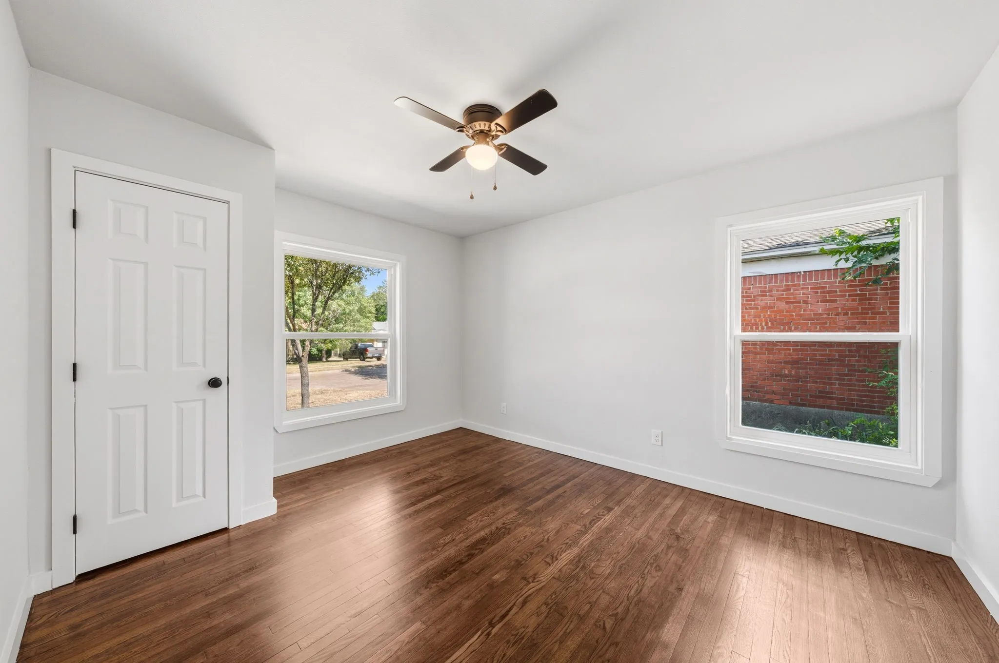 Single Family Residence For Sale in Dallas County , 3631 Idaho Avenue, Dallas, Texas 75216, 3 Bedroom, 2 Bathroom, 1 Garage spaces, 1,079 Sqft, built in 1950, mls#21359244, Real Estate Agent in Dallas, Homes For Sale in Dallas county, Homes For Sale in Dallas, Realtor in Dallas Texas, Real Estate Brokerage Independent Realty Texas, Luminita Cordes Realtor