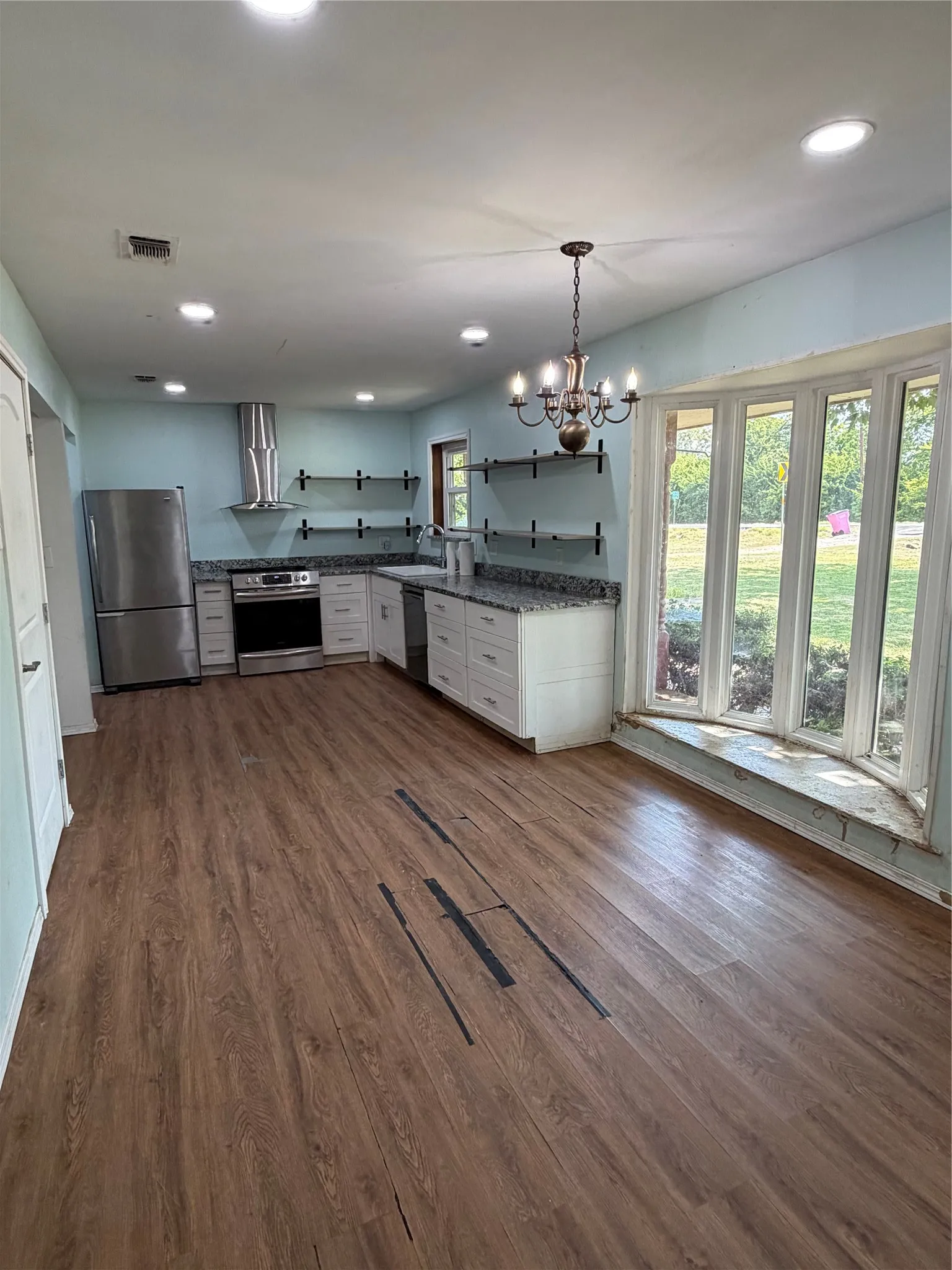 Single Family Residence For Sale in Hunt County , 4320 Fm 118, Greenville, Texas 75401, 3 Bedroom, 1 Bathroom, 2 Garage spaces, 1,369 Sqft, built in 1980, mls#21357843, Real Estate Agent in Greenville, Homes For Sale in Hunt county, Homes For Sale in Greenville, Realtor in Greenville Texas, Real Estate Brokerage Independent Realty Texas, Luminita Cordes Realtor