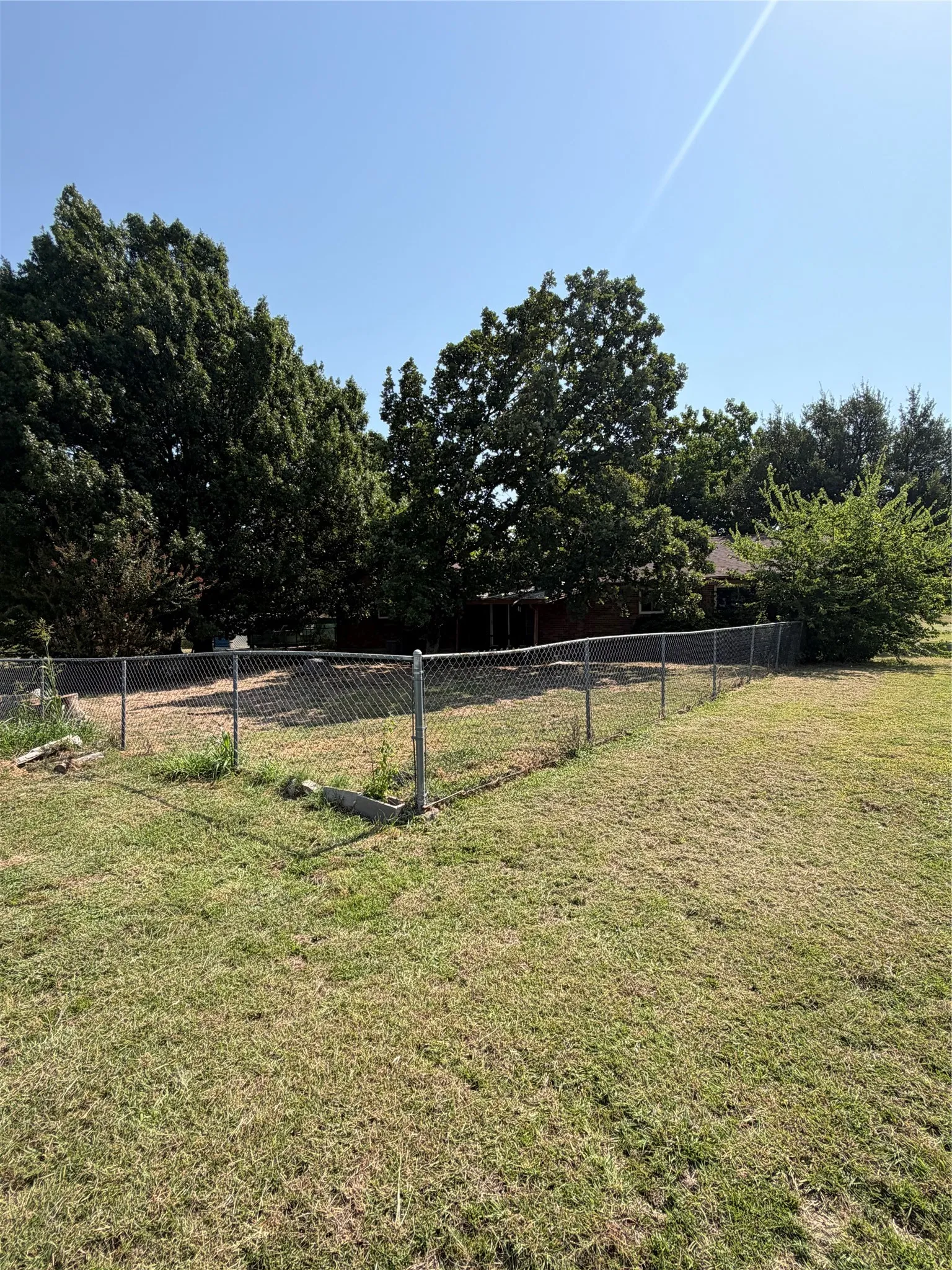 Single Family Residence For Sale in Hunt County , 4320 Fm 118, Greenville, Texas 75401, 3 Bedroom, 1 Bathroom, 2 Garage spaces, 1,369 Sqft, built in 1980, mls#21357843, Real Estate Agent in Greenville, Homes For Sale in Hunt county, Homes For Sale in Greenville, Realtor in Greenville Texas, Real Estate Brokerage Independent Realty Texas, Luminita Cordes Realtor