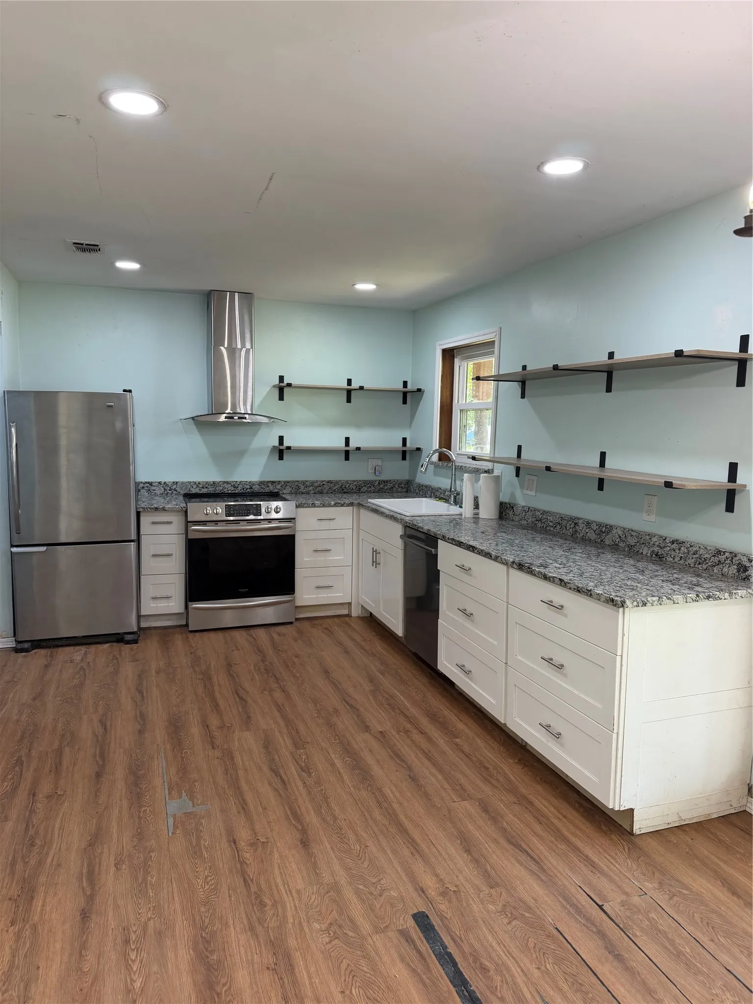 Single Family Residence For Sale in Hunt County , 4320 Fm 118, Greenville, Texas 75401, 3 Bedroom, 1 Bathroom, 2 Garage spaces, 1,369 Sqft, built in 1980, mls#21357843, Real Estate Agent in Greenville, Homes For Sale in Hunt county, Homes For Sale in Greenville, Realtor in Greenville Texas, Real Estate Brokerage Independent Realty Texas, Luminita Cordes Realtor