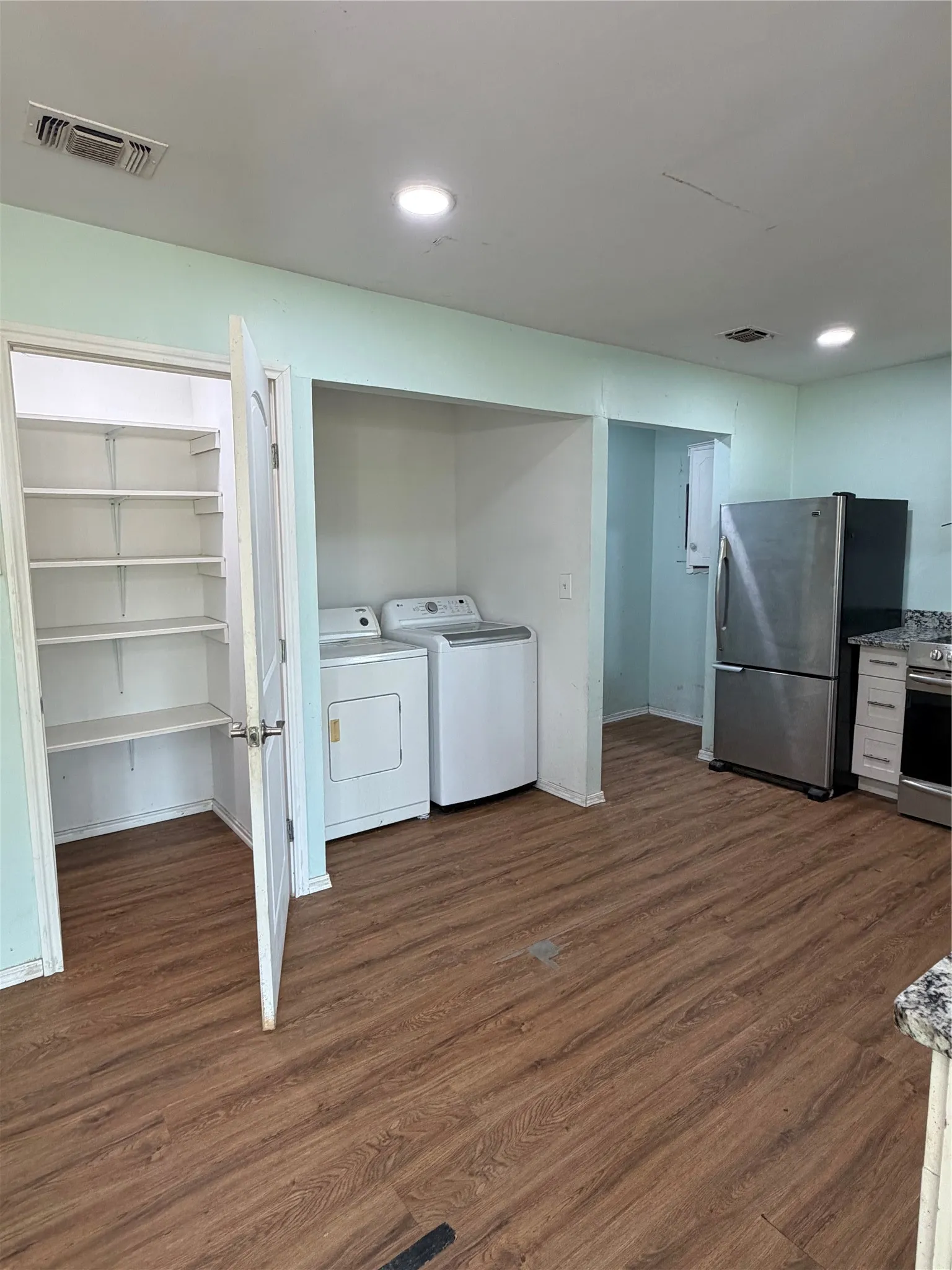 Single Family Residence For Sale in Hunt County , 4320 Fm 118, Greenville, Texas 75401, 3 Bedroom, 1 Bathroom, 2 Garage spaces, 1,369 Sqft, built in 1980, mls#21357843, Real Estate Agent in Greenville, Homes For Sale in Hunt county, Homes For Sale in Greenville, Realtor in Greenville Texas, Real Estate Brokerage Independent Realty Texas, Luminita Cordes Realtor