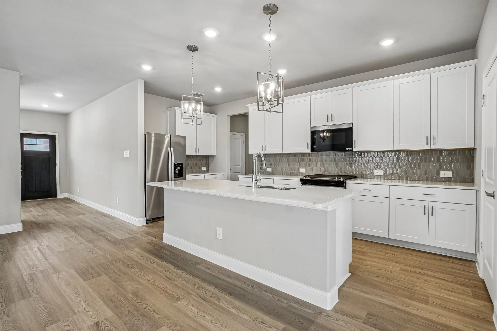  Photo is not of the actual home, but is an inspirational photo of builder’s model home and may depict options, furnishings, and/or decorator features that are not included.
