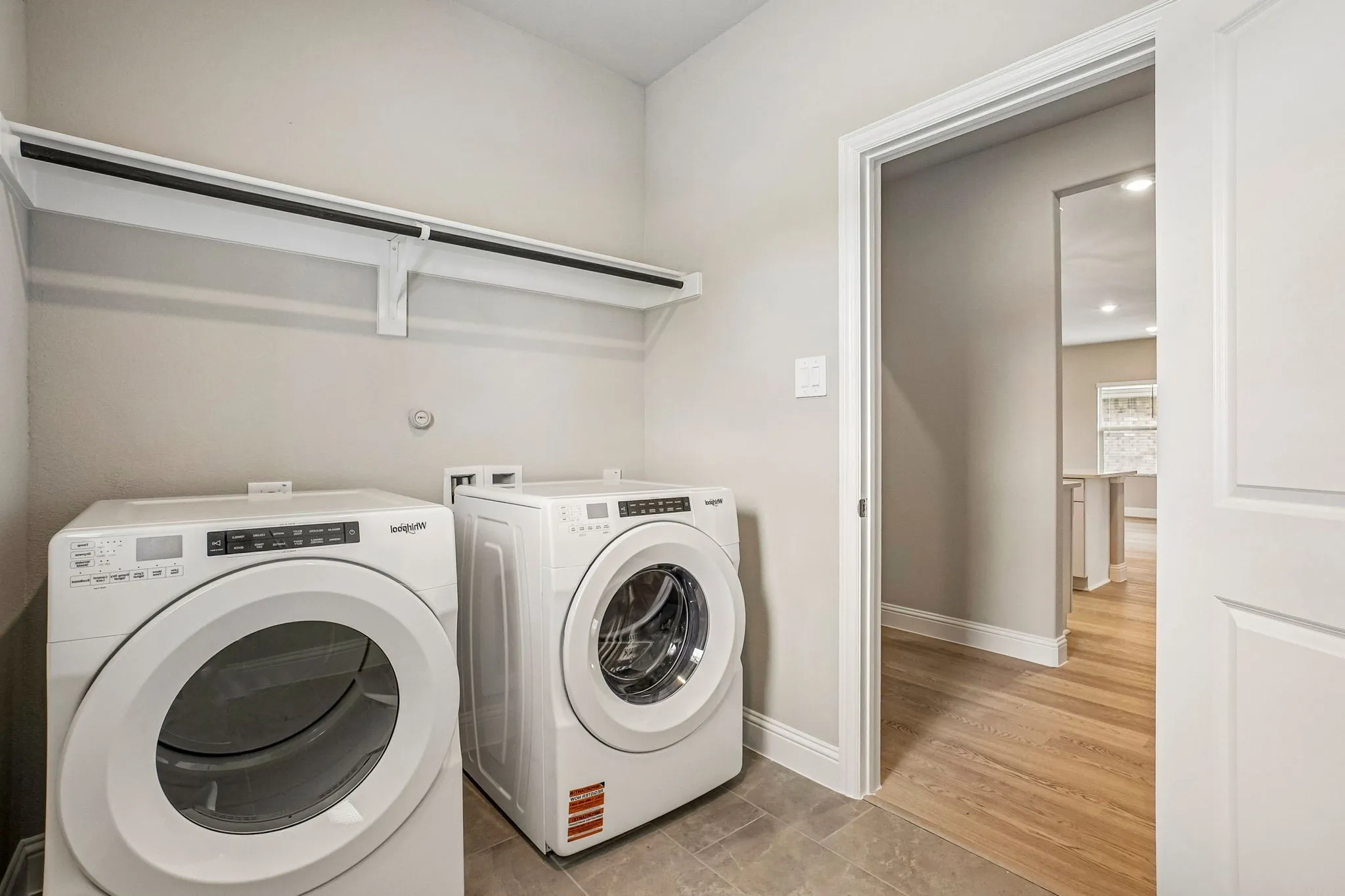  Photo is not of the actual home, but is an inspirational photo of builder’s model home and may depict options, furnishings, and/or decorator features that are not included.
