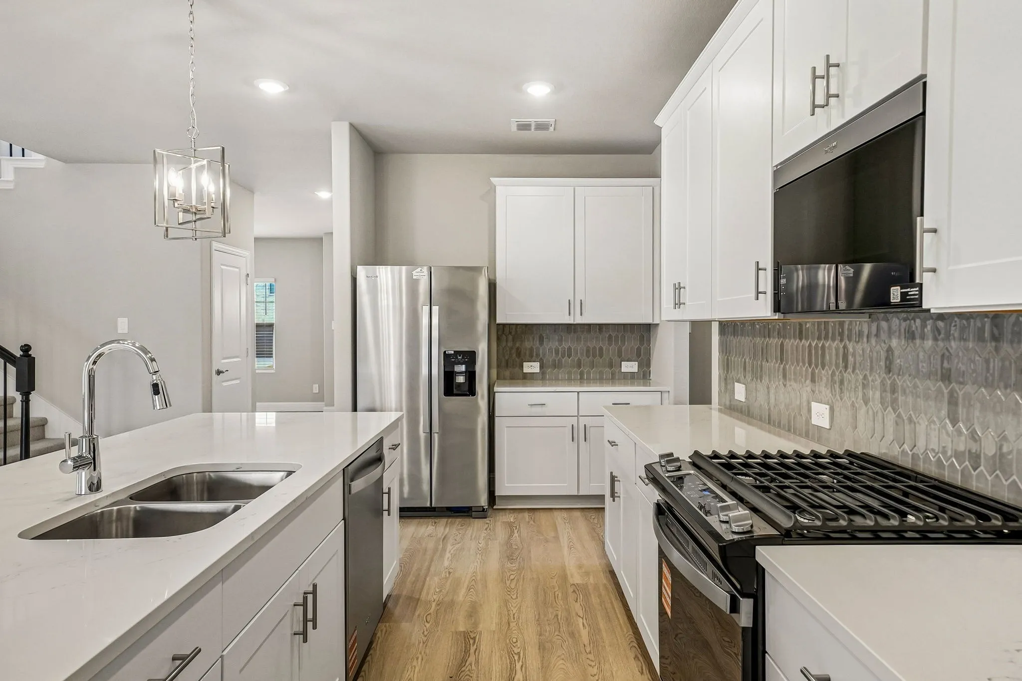  Photo is not of the actual home, but is an inspirational photo of builder’s model home and may depict options, furnishings, and/or decorator features that are not included.
