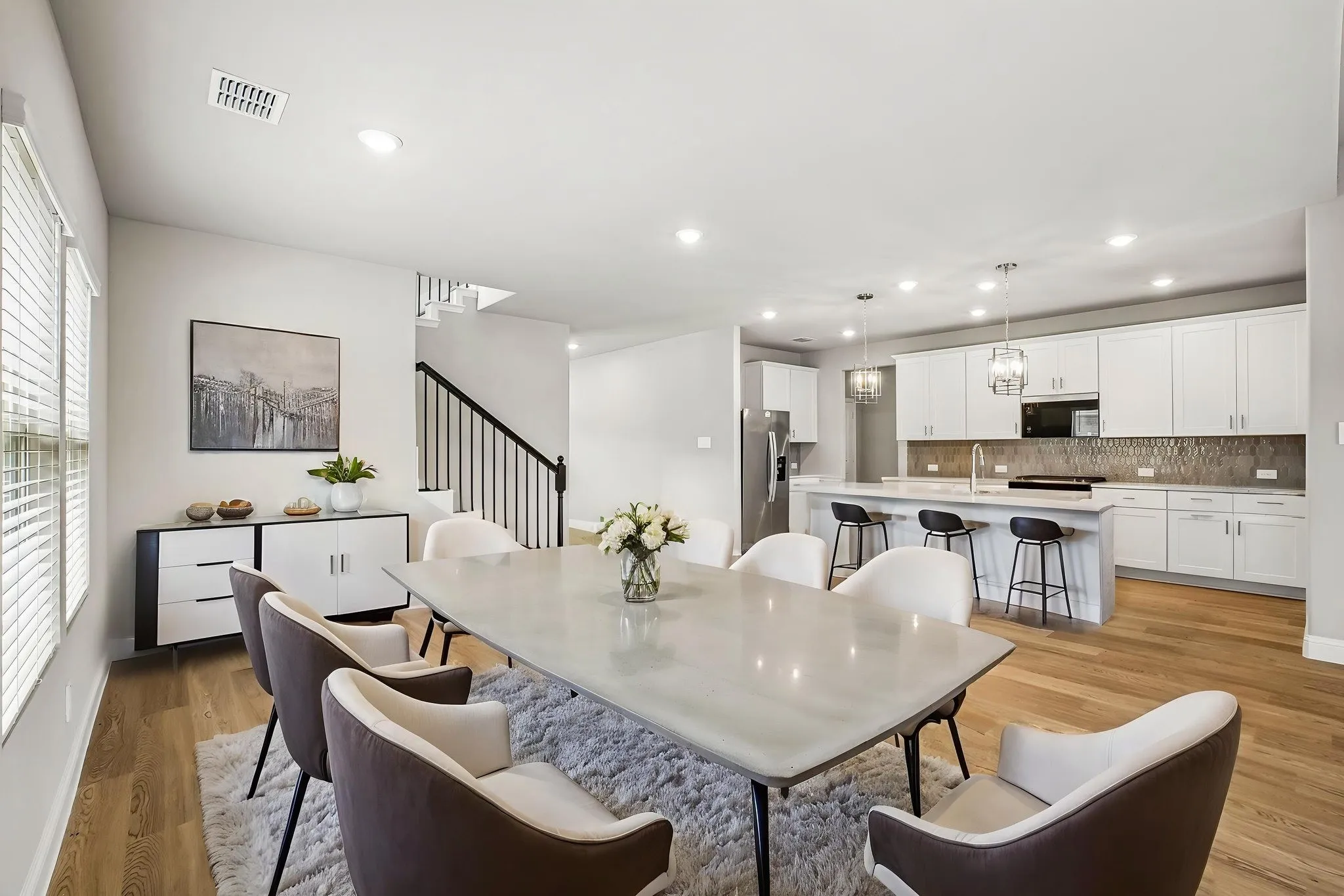  Photo is not of the actual home, but is an inspirational photo of builder’s model home and may depict options, furnishings, and/or decorator features that are not included.
