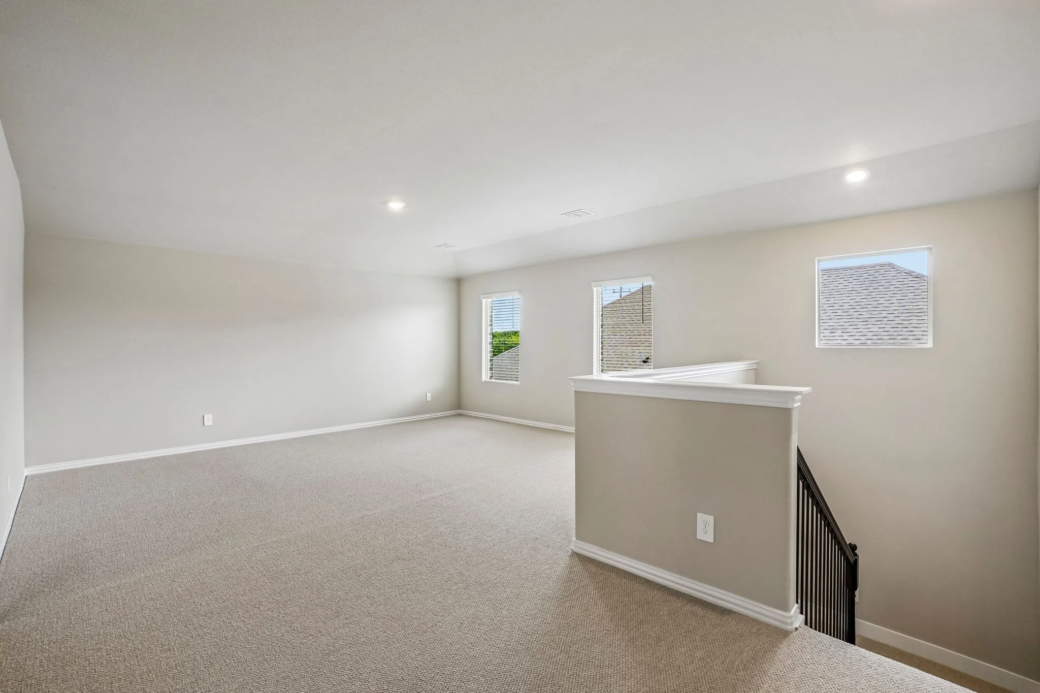  Photo is not of the actual home, but is an inspirational photo of builder’s model home and may depict options, furnishings, and/or decorator features that are not included.
