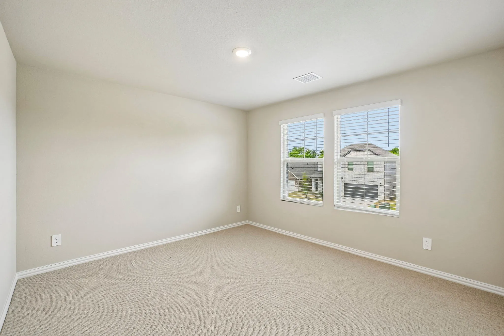  Photo is not of the actual home, but is an inspirational photo of builder’s model home and may depict options, furnishings, and/or decorator features that are not included.

