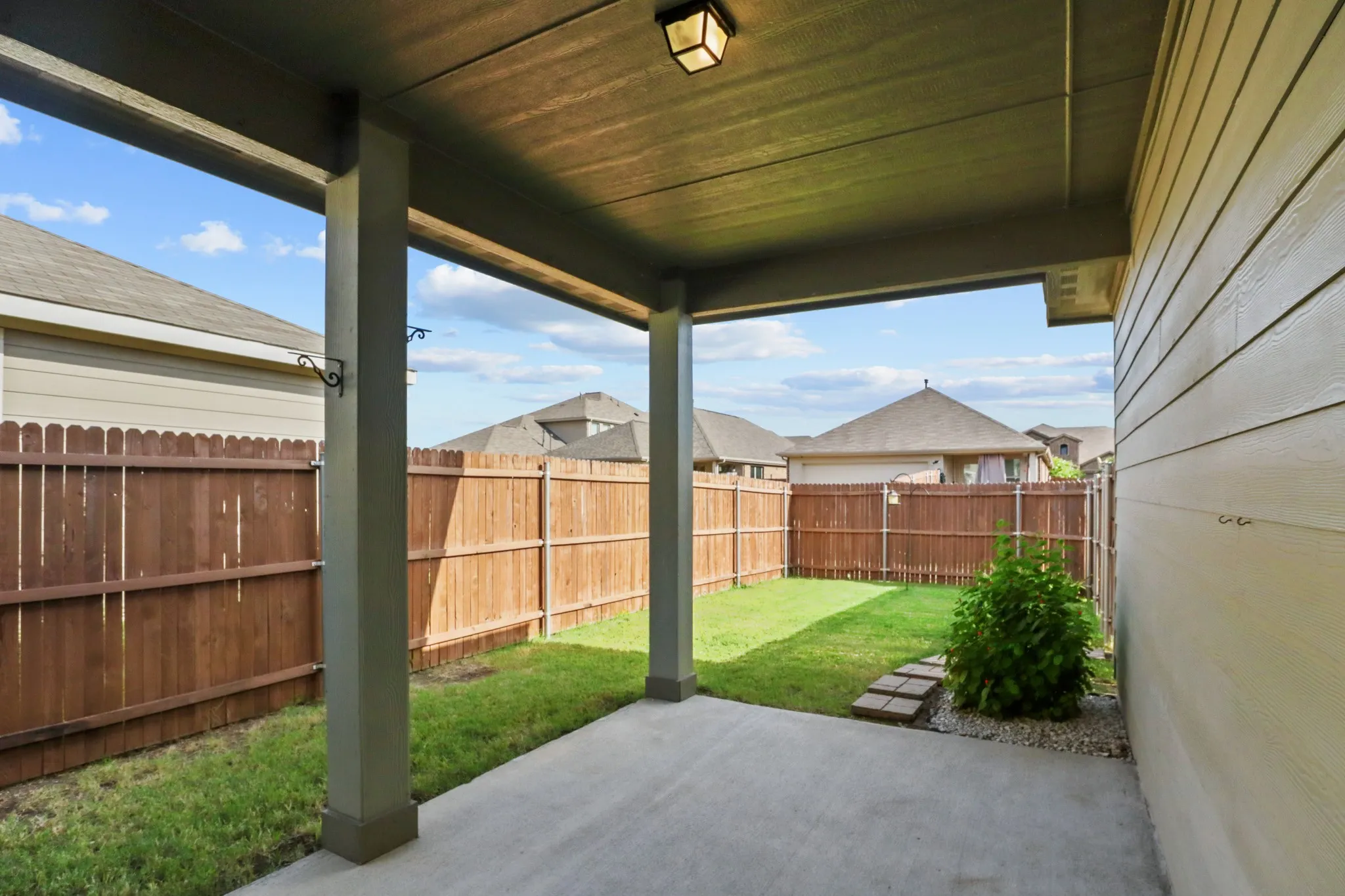 Single Family Residence For Sale in Kaufman County , 2994 Cedeno Drive, Forney, Texas 75126, 3 Bedroom, 2 Bathroom, 2 Garage spaces, 1,461 Sqft, built in 2021, mls#21357938, Real Estate Agent in Forney, Homes For Sale in Kaufman county, Homes For Sale in Forney, Realtor in Forney Texas, Real Estate Brokerage Independent Realty Texas, Luminita Cordes Realtor