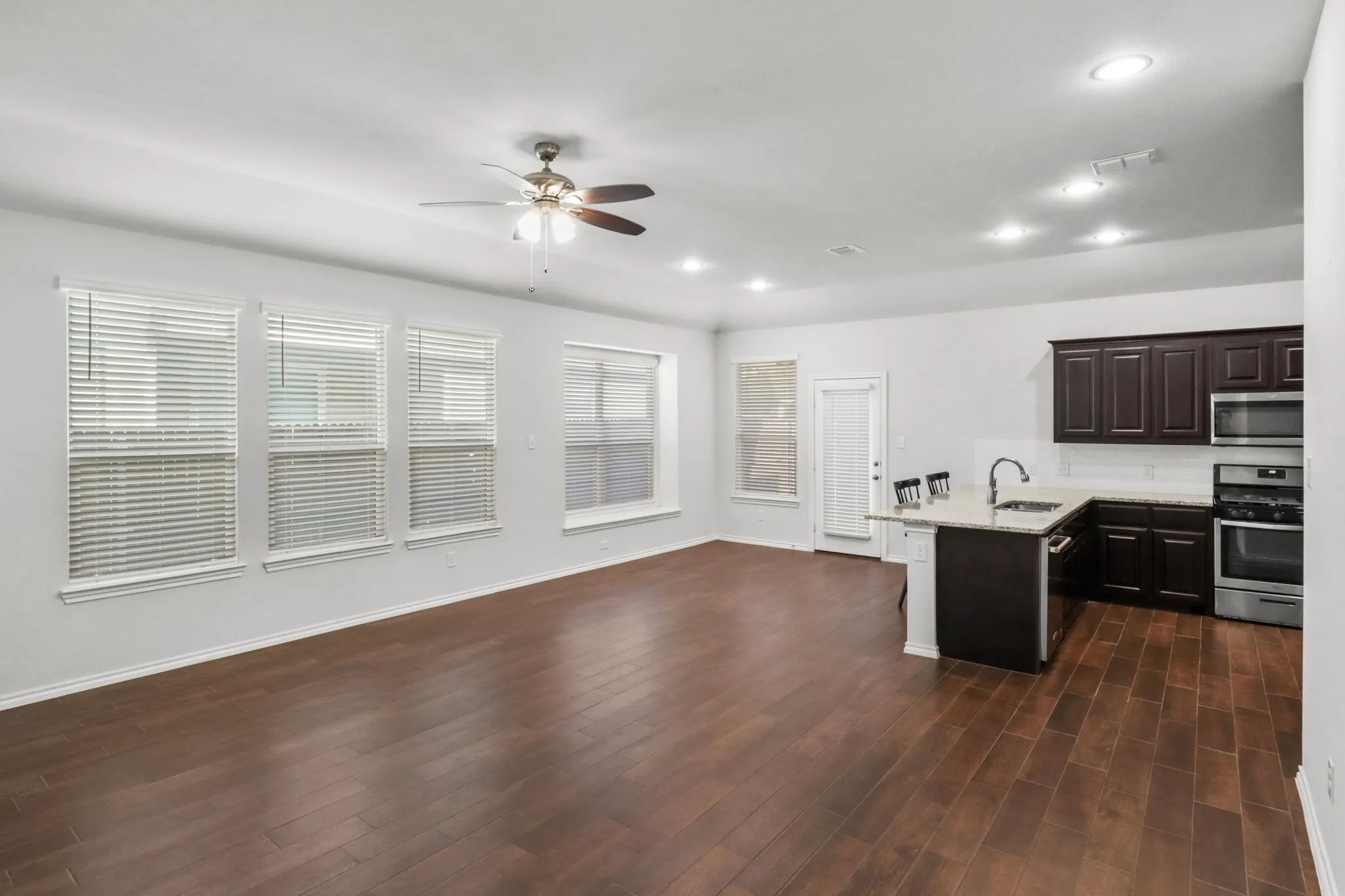 Single Family Residence For Sale in Kaufman County , 2994 Cedeno Drive, Forney, Texas 75126, 3 Bedroom, 2 Bathroom, 2 Garage spaces, 1,461 Sqft, built in 2021, mls#21357938, Real Estate Agent in Forney, Homes For Sale in Kaufman county, Homes For Sale in Forney, Realtor in Forney Texas, Real Estate Brokerage Independent Realty Texas, Luminita Cordes Realtor