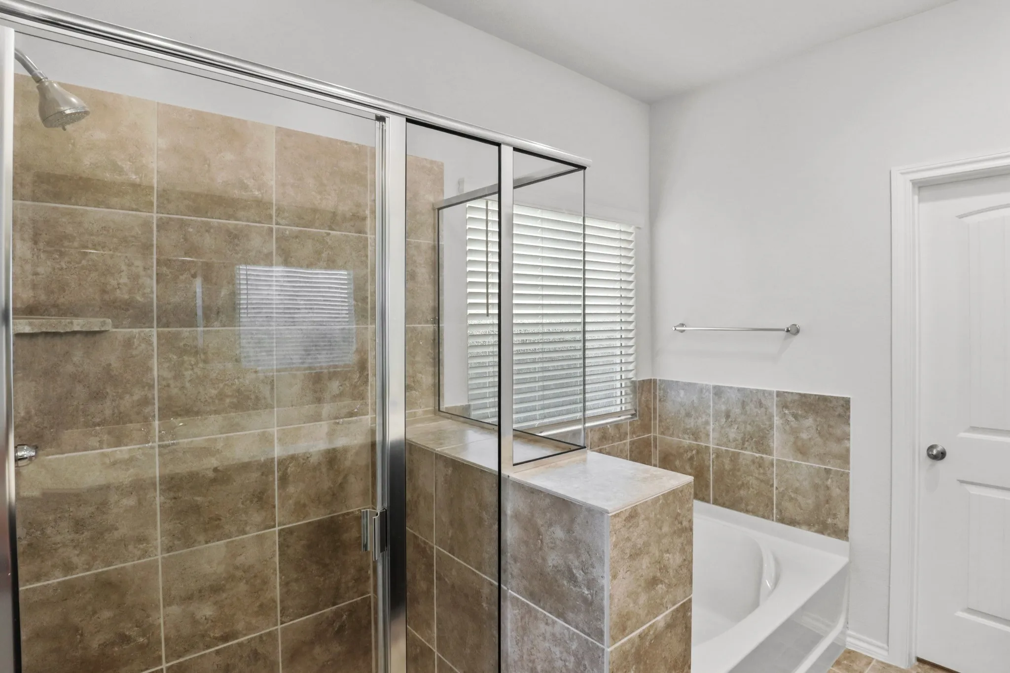 Single Family Residence For Sale in Kaufman County , 2994 Cedeno Drive, Forney, Texas 75126, 3 Bedroom, 2 Bathroom, 2 Garage spaces, 1,461 Sqft, built in 2021, mls#21357938, Real Estate Agent in Forney, Homes For Sale in Kaufman county, Homes For Sale in Forney, Realtor in Forney Texas, Real Estate Brokerage Independent Realty Texas, Luminita Cordes Realtor