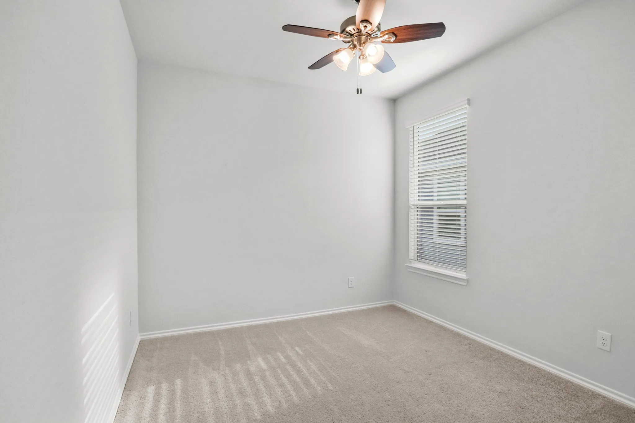 Single Family Residence For Sale in Kaufman County , 2994 Cedeno Drive, Forney, Texas 75126, 3 Bedroom, 2 Bathroom, 2 Garage spaces, 1,461 Sqft, built in 2021, mls#21357938, Real Estate Agent in Forney, Homes For Sale in Kaufman county, Homes For Sale in Forney, Realtor in Forney Texas, Real Estate Brokerage Independent Realty Texas, Luminita Cordes Realtor