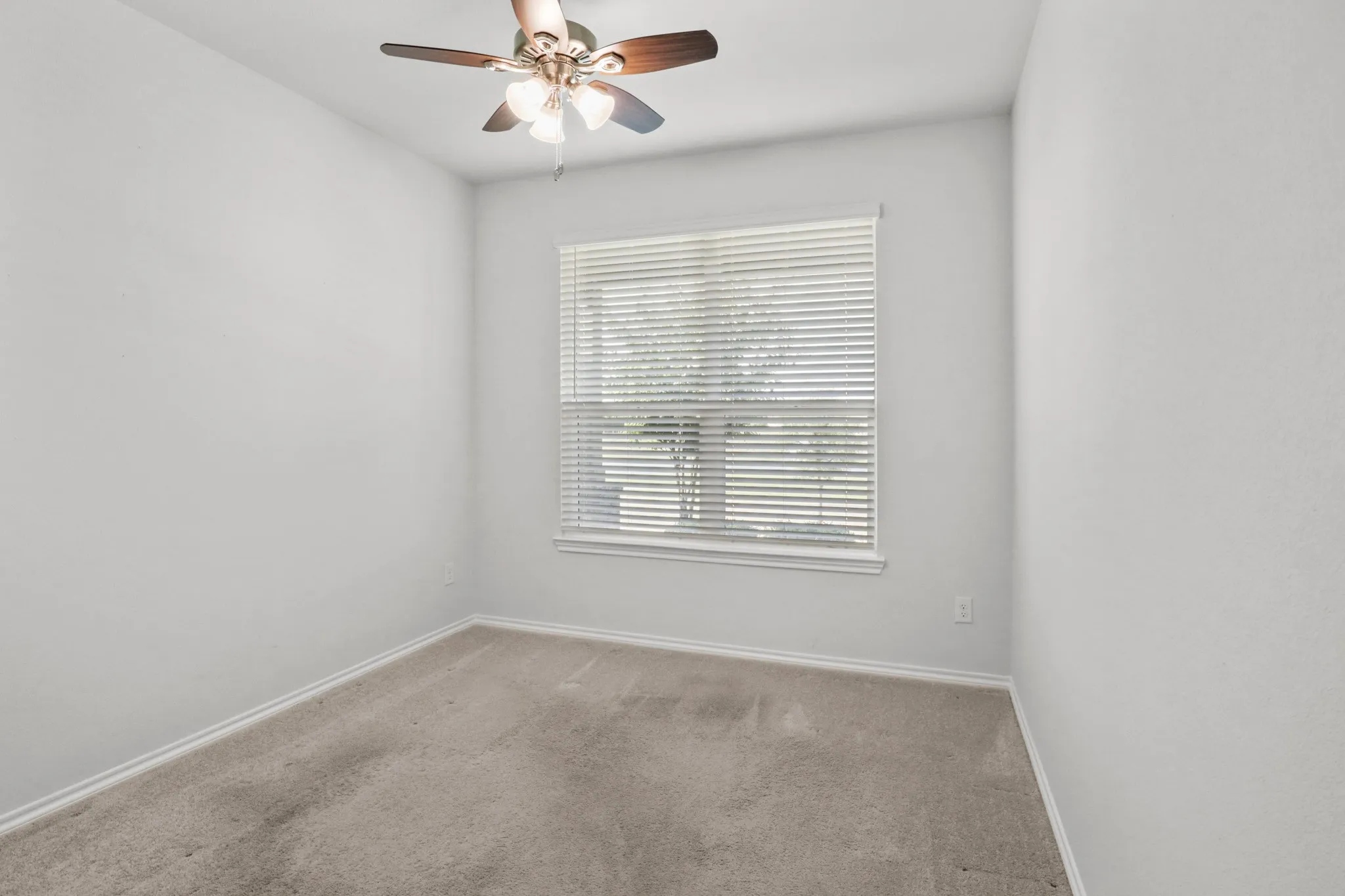 Single Family Residence For Sale in Kaufman County , 2994 Cedeno Drive, Forney, Texas 75126, 3 Bedroom, 2 Bathroom, 2 Garage spaces, 1,461 Sqft, built in 2021, mls#21357938, Real Estate Agent in Forney, Homes For Sale in Kaufman county, Homes For Sale in Forney, Realtor in Forney Texas, Real Estate Brokerage Independent Realty Texas, Luminita Cordes Realtor