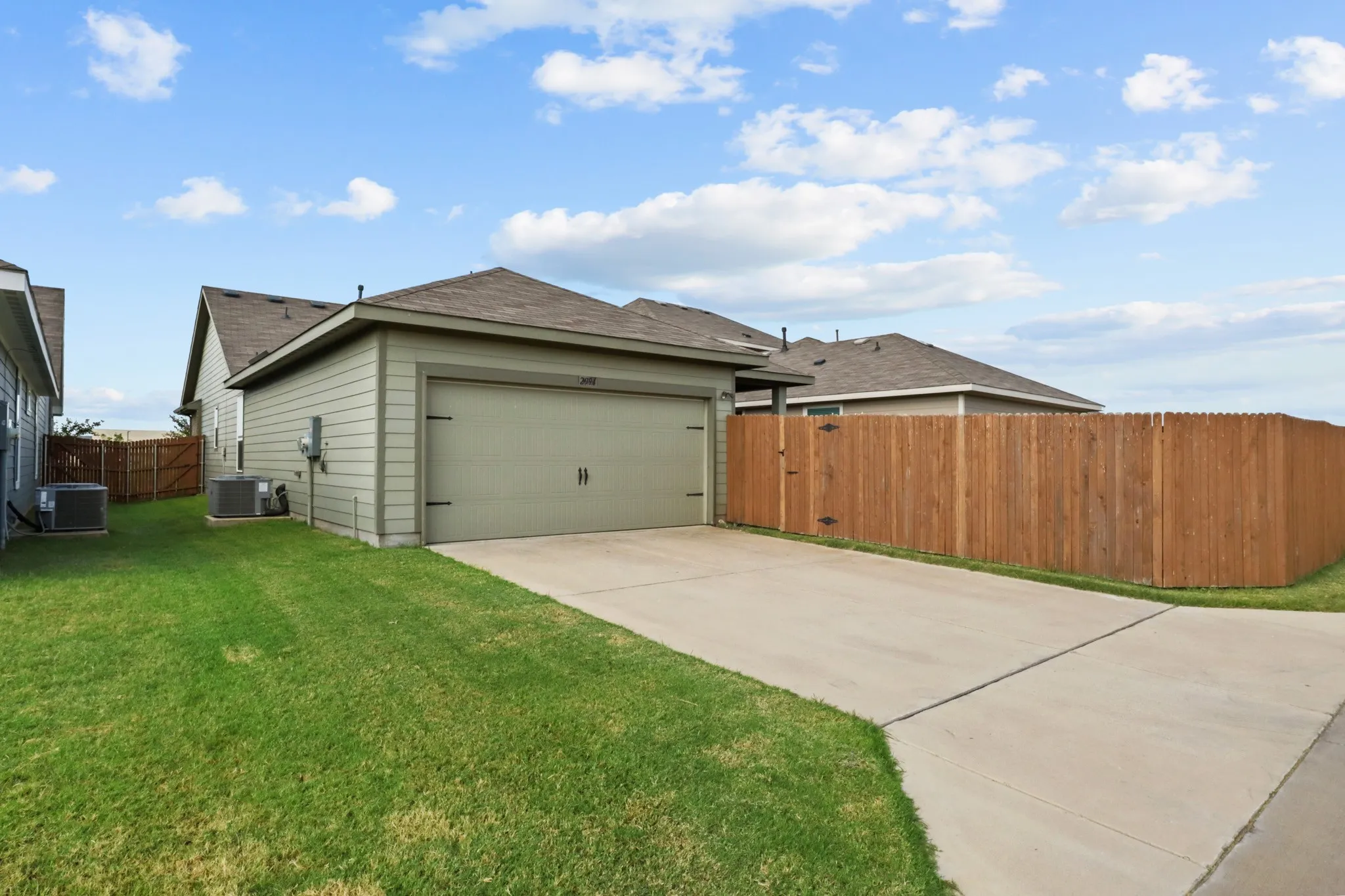 Single Family Residence For Sale in Kaufman County , 2994 Cedeno Drive, Forney, Texas 75126, 3 Bedroom, 2 Bathroom, 2 Garage spaces, 1,461 Sqft, built in 2021, mls#21357938, Real Estate Agent in Forney, Homes For Sale in Kaufman county, Homes For Sale in Forney, Realtor in Forney Texas, Real Estate Brokerage Independent Realty Texas, Luminita Cordes Realtor