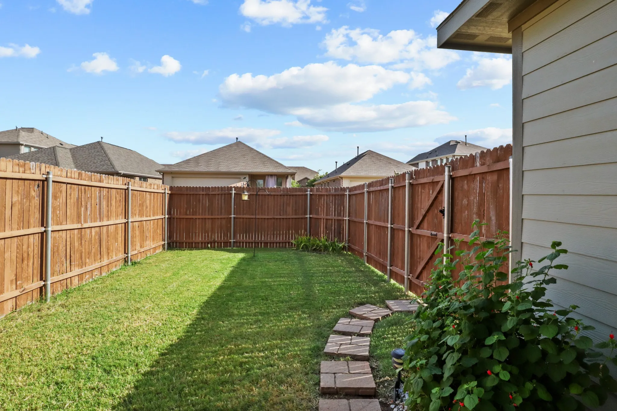 Single Family Residence For Sale in Kaufman County , 2994 Cedeno Drive, Forney, Texas 75126, 3 Bedroom, 2 Bathroom, 2 Garage spaces, 1,461 Sqft, built in 2021, mls#21357938, Real Estate Agent in Forney, Homes For Sale in Kaufman county, Homes For Sale in Forney, Realtor in Forney Texas, Real Estate Brokerage Independent Realty Texas, Luminita Cordes Realtor