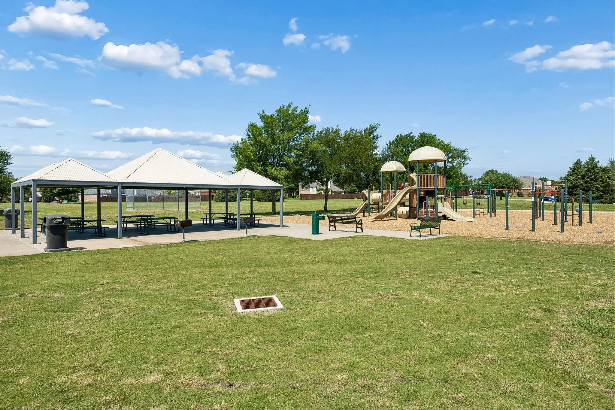 Single Family Residence For Sale in Collin County , 3409 Burnet Drive, Plano, Texas 75025, 4 Bedroom, 4 Bathroom, 2 Garage spaces, 3,397 Sqft, built in 1999, mls#21359767, Real Estate Agent in Plano, Homes For Sale in Collin county, Homes For Sale in Plano, Realtor in Plano Texas, Real Estate Brokerage Independent Realty Texas, Luminita Cordes Realtor