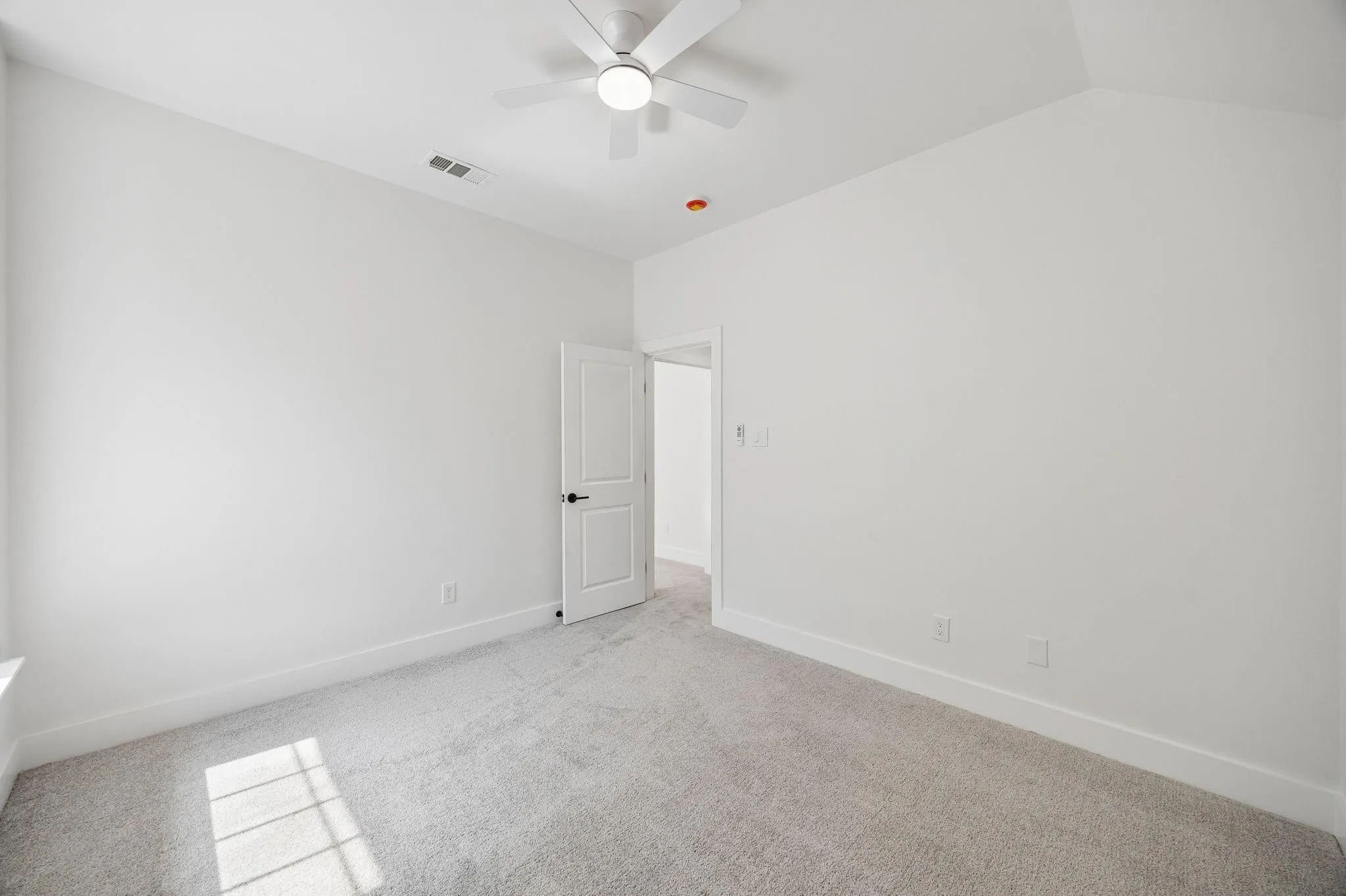 Single Family Residence For Sale in Collin County , 3409 Burnet Drive, Plano, Texas 75025, 4 Bedroom, 4 Bathroom, 2 Garage spaces, 3,397 Sqft, built in 1999, mls#21359767, Real Estate Agent in Plano, Homes For Sale in Collin county, Homes For Sale in Plano, Realtor in Plano Texas, Real Estate Brokerage Independent Realty Texas, Luminita Cordes Realtor