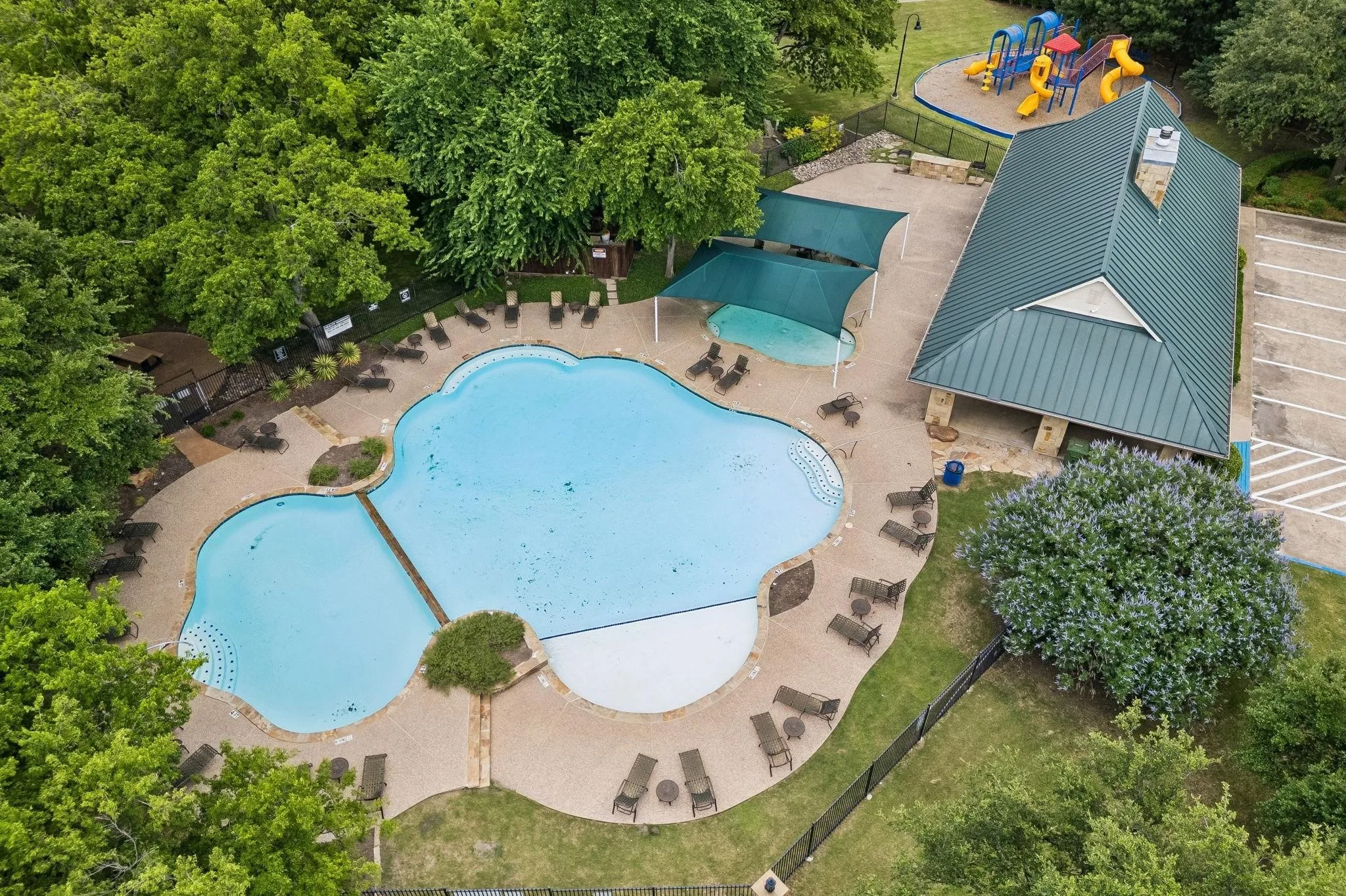 Single Family Residence For Sale in Collin County , 3409 Burnet Drive, Plano, Texas 75025, 4 Bedroom, 4 Bathroom, 2 Garage spaces, 3,397 Sqft, built in 1999, mls#21359767, Real Estate Agent in Plano, Homes For Sale in Collin county, Homes For Sale in Plano, Realtor in Plano Texas, Real Estate Brokerage Independent Realty Texas, Luminita Cordes Realtor