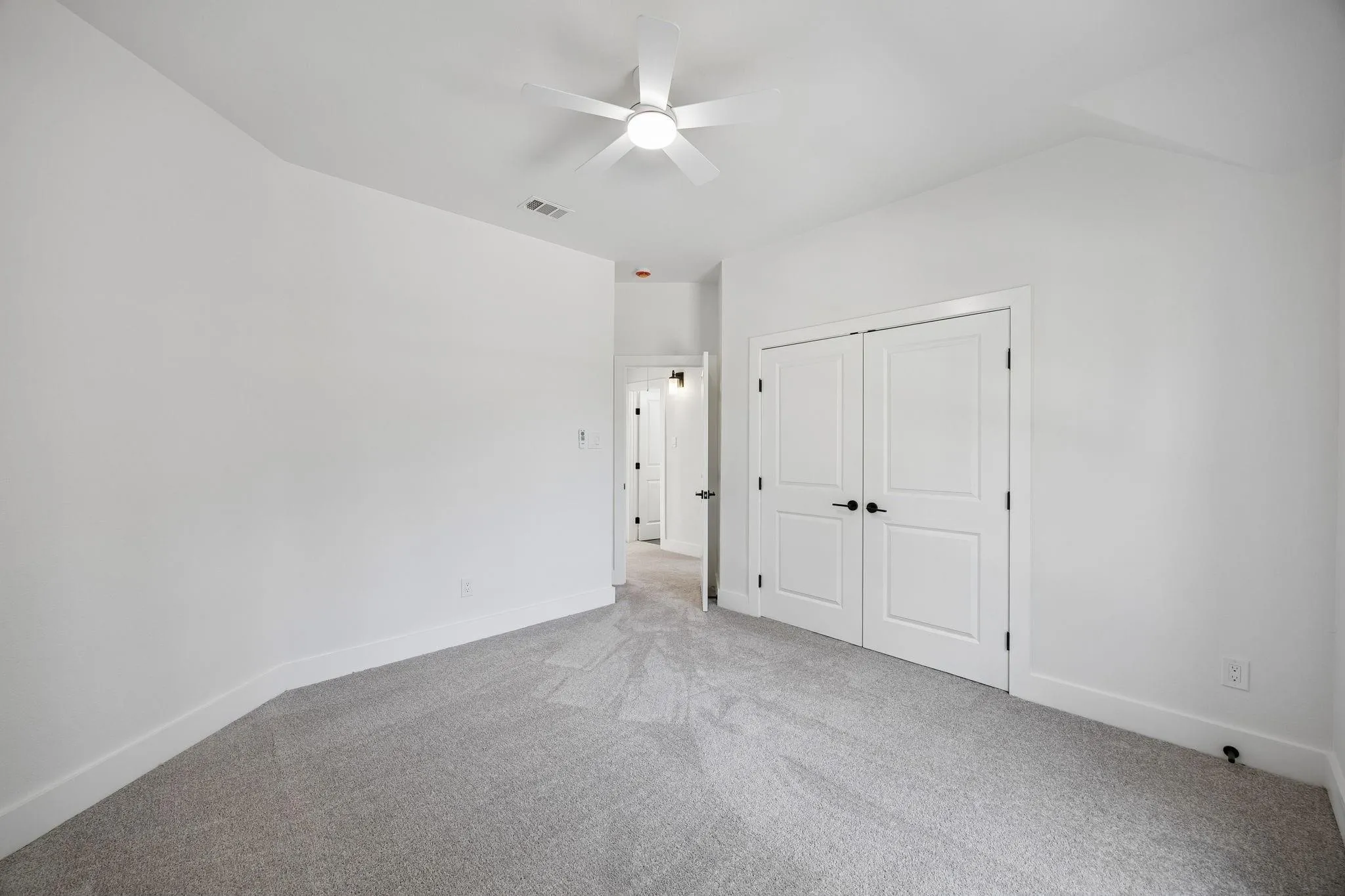 Single Family Residence For Sale in Collin County , 3409 Burnet Drive, Plano, Texas 75025, 4 Bedroom, 4 Bathroom, 2 Garage spaces, 3,397 Sqft, built in 1999, mls#21359767, Real Estate Agent in Plano, Homes For Sale in Collin county, Homes For Sale in Plano, Realtor in Plano Texas, Real Estate Brokerage Independent Realty Texas, Luminita Cordes Realtor
