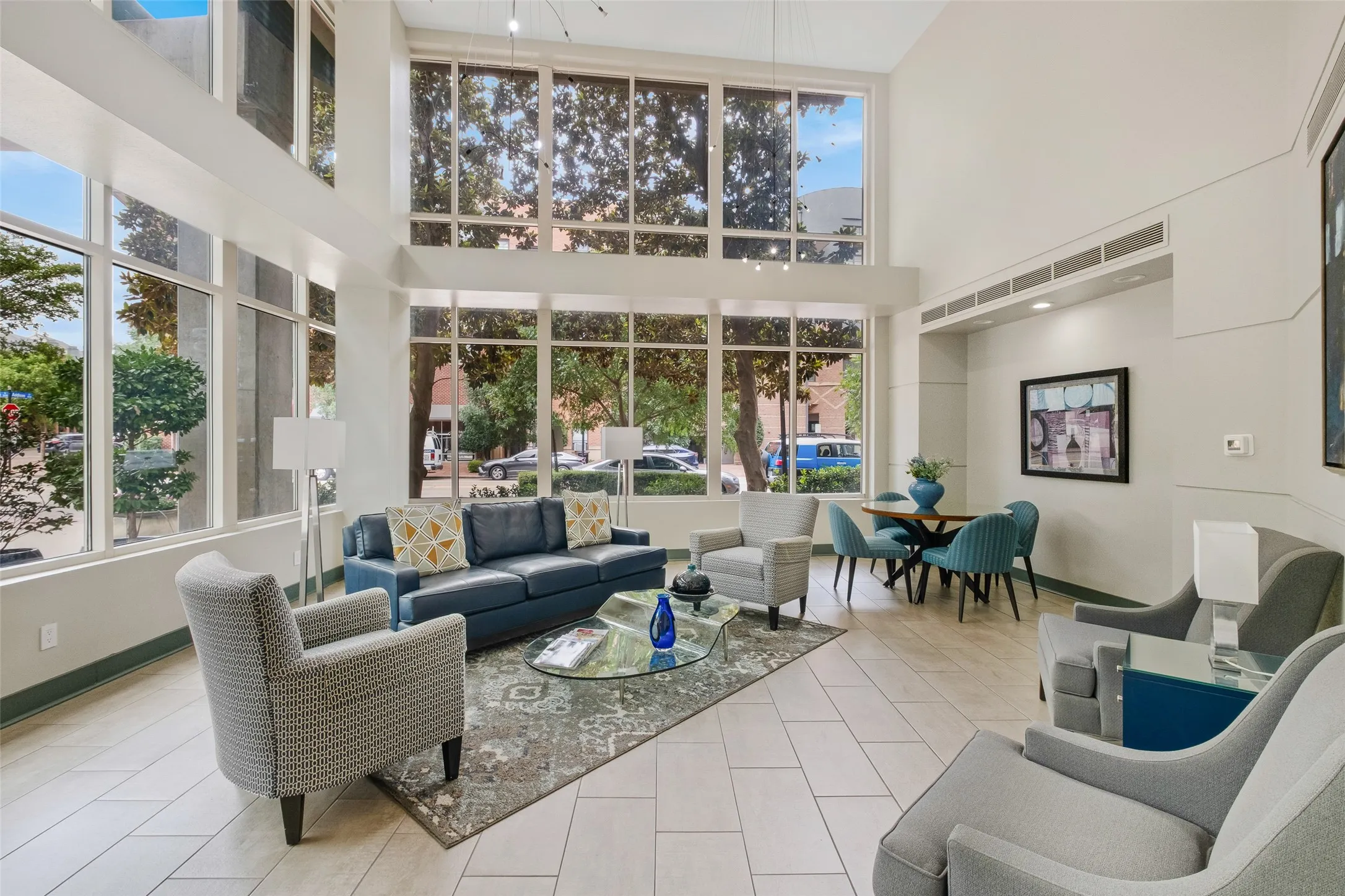 Condominium For Sale in Dallas County , 5055 Addison Circle 209, Addison, Texas 75001, 1 Bedroom, 1 Bathroom, 1 Garage spaces, 1,328 Sqft, built in 2000, mls#21355935, Real Estate Agent in Addison, Homes For Sale in Dallas county, Homes For Sale in Addison, Realtor in Addison Texas, Real Estate Brokerage Independent Realty Texas, Luminita Cordes Realtor