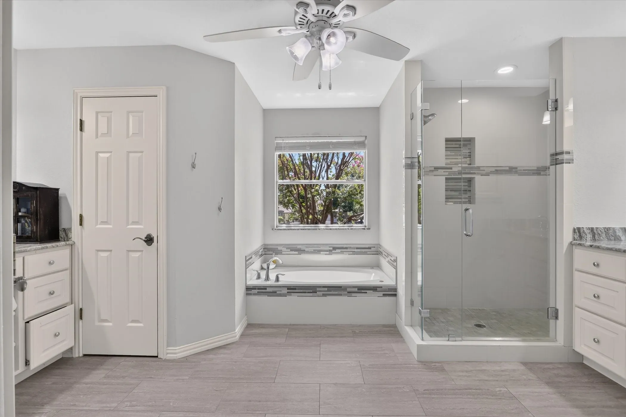 Single Family Residence For Sale in Denton County , 225 Shady Hill Lane, Double Oak, Texas 75077, 3 Bedroom, 3 Bathroom, 2 Garage spaces, 3,256 Sqft, built in 1987, Price $798,000, mls#21359202, Real Estate Agent in Double Oak, Homes For Sale in Denton county, Homes For Sale in Double Oak, Realtor in Double Oak Texas, Real Estate Brokerage Independent Realty Texas, Luminita Cordes Realtor