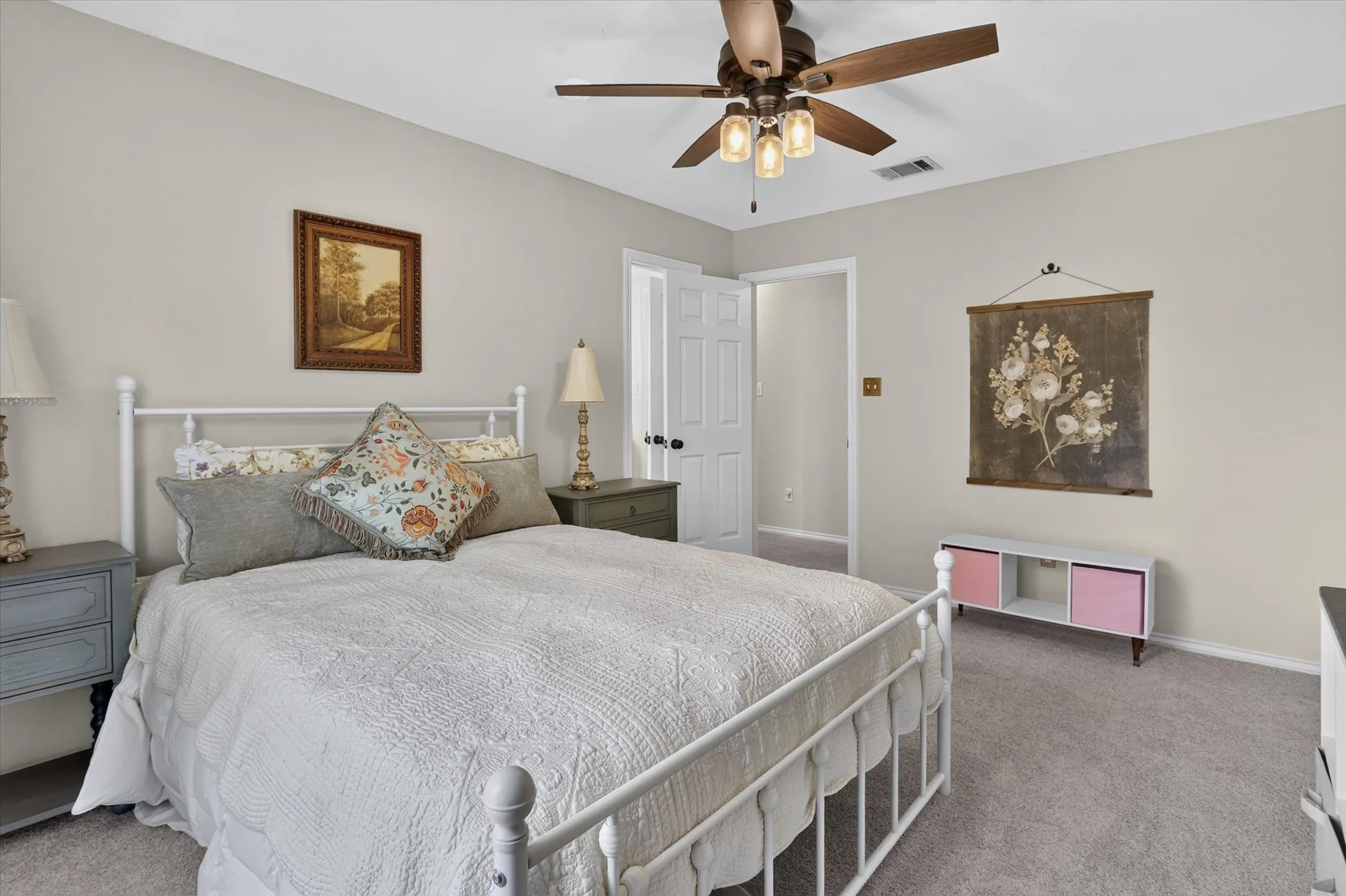 Single Family Residence For Sale in Denton County , 225 Shady Hill Lane, Double Oak, Texas 75077, 3 Bedroom, 3 Bathroom, 2 Garage spaces, 3,256 Sqft, built in 1987, Price $798,000, mls#21359202, Real Estate Agent in Double Oak, Homes For Sale in Denton county, Homes For Sale in Double Oak, Realtor in Double Oak Texas, Real Estate Brokerage Independent Realty Texas, Luminita Cordes Realtor
