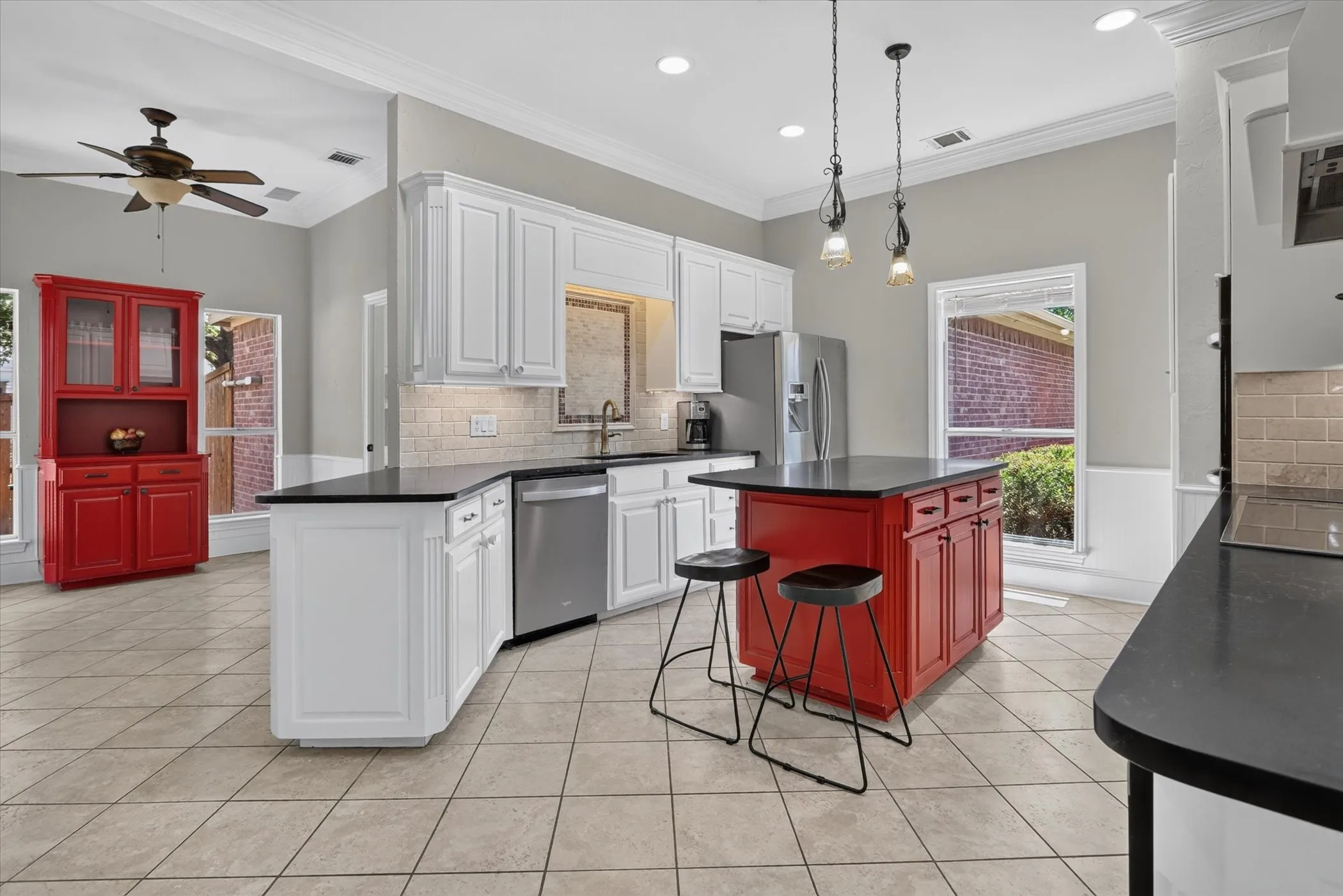 Single Family Residence For Sale in Denton County , 225 Shady Hill Lane, Double Oak, Texas 75077, 3 Bedroom, 3 Bathroom, 2 Garage spaces, 3,256 Sqft, built in 1987, Price $798,000, mls#21359202, Real Estate Agent in Double Oak, Homes For Sale in Denton county, Homes For Sale in Double Oak, Realtor in Double Oak Texas, Real Estate Brokerage Independent Realty Texas, Luminita Cordes Realtor