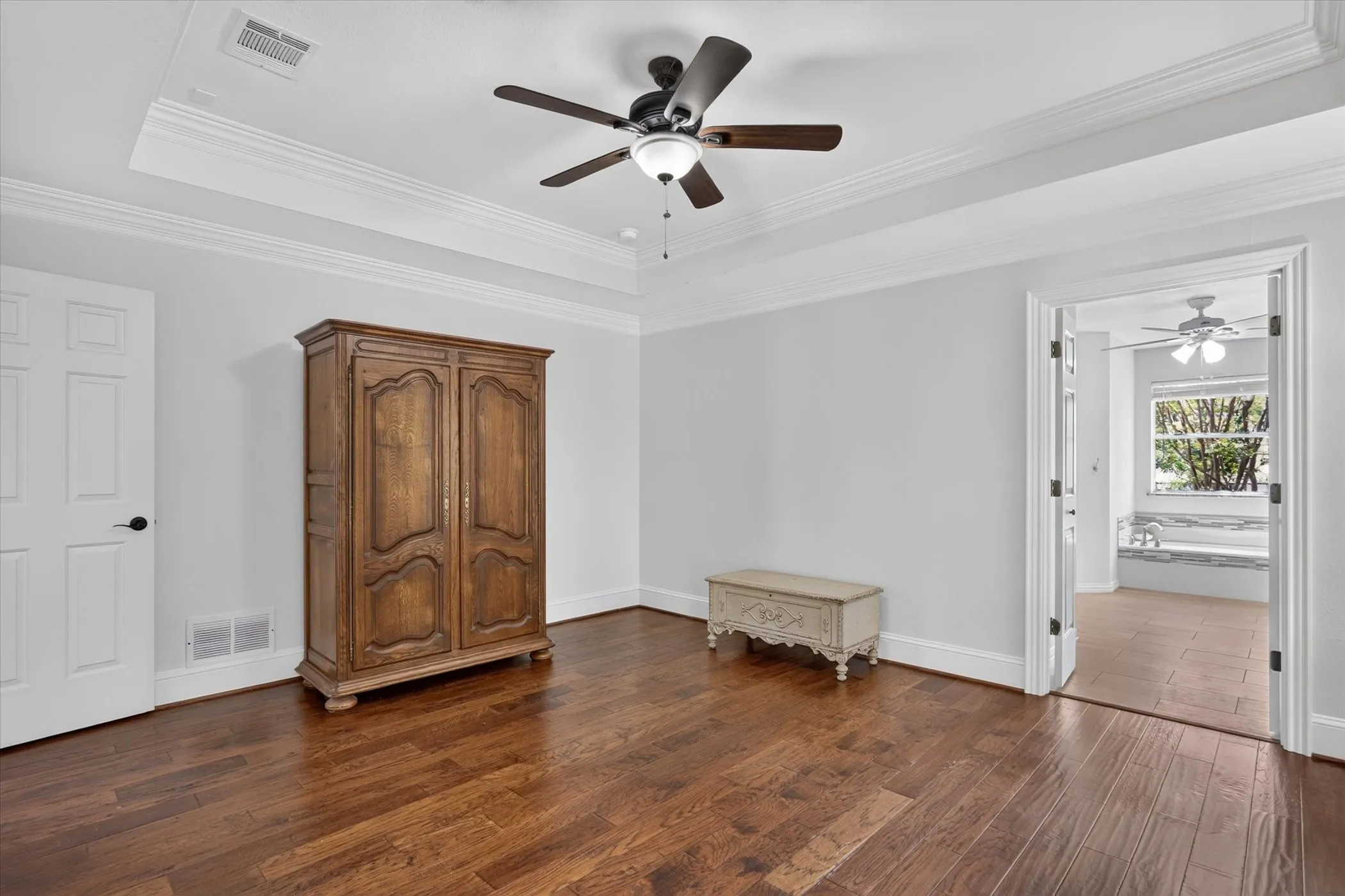 Single Family Residence For Sale in Denton County , 225 Shady Hill Lane, Double Oak, Texas 75077, 3 Bedroom, 3 Bathroom, 2 Garage spaces, 3,256 Sqft, built in 1987, Price $798,000, mls#21359202, Real Estate Agent in Double Oak, Homes For Sale in Denton county, Homes For Sale in Double Oak, Realtor in Double Oak Texas, Real Estate Brokerage Independent Realty Texas, Luminita Cordes Realtor