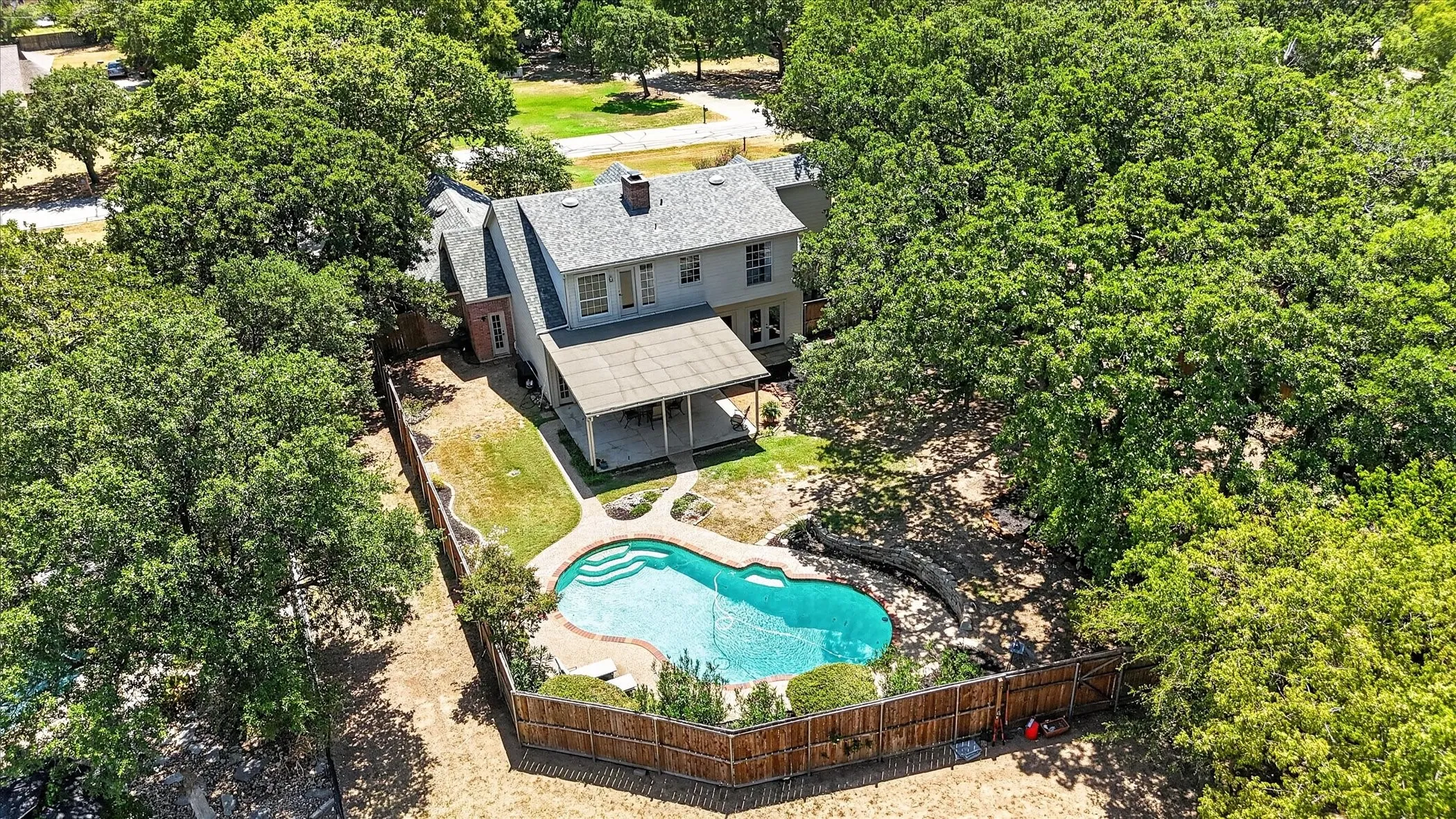 Single Family Residence For Sale in Denton County , 225 Shady Hill Lane, Double Oak, Texas 75077, 3 Bedroom, 3 Bathroom, 2 Garage spaces, 3,256 Sqft, built in 1987, Price $798,000, mls#21359202, Real Estate Agent in Double Oak, Homes For Sale in Denton county, Homes For Sale in Double Oak, Realtor in Double Oak Texas, Real Estate Brokerage Independent Realty Texas, Luminita Cordes Realtor