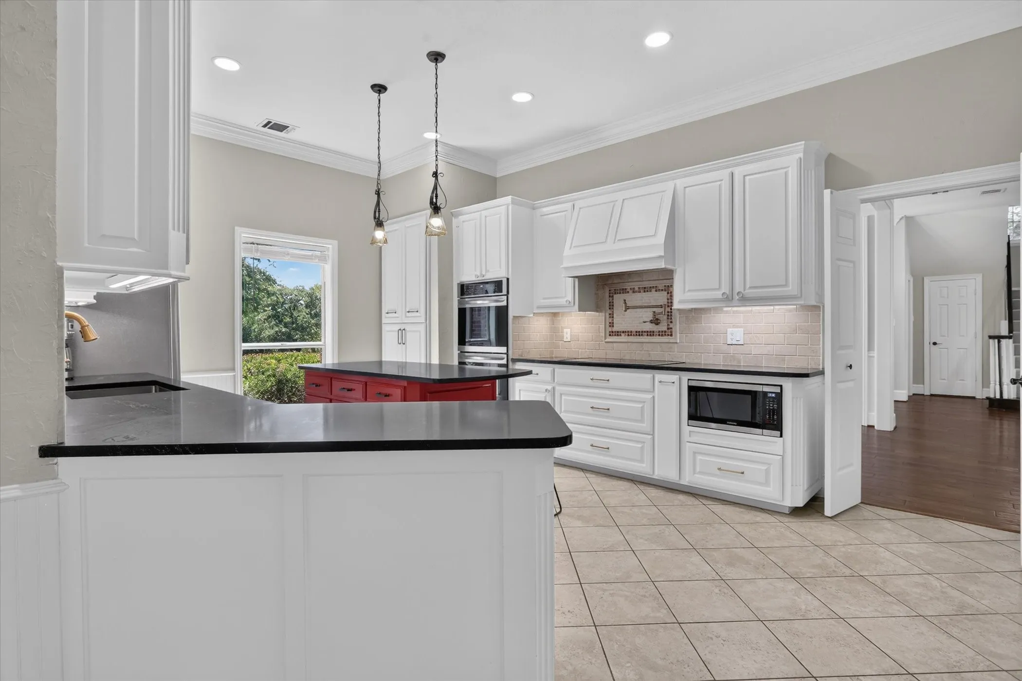 Single Family Residence For Sale in Denton County , 225 Shady Hill Lane, Double Oak, Texas 75077, 3 Bedroom, 3 Bathroom, 2 Garage spaces, 3,256 Sqft, built in 1987, Price $798,000, mls#21359202, Real Estate Agent in Double Oak, Homes For Sale in Denton county, Homes For Sale in Double Oak, Realtor in Double Oak Texas, Real Estate Brokerage Independent Realty Texas, Luminita Cordes Realtor