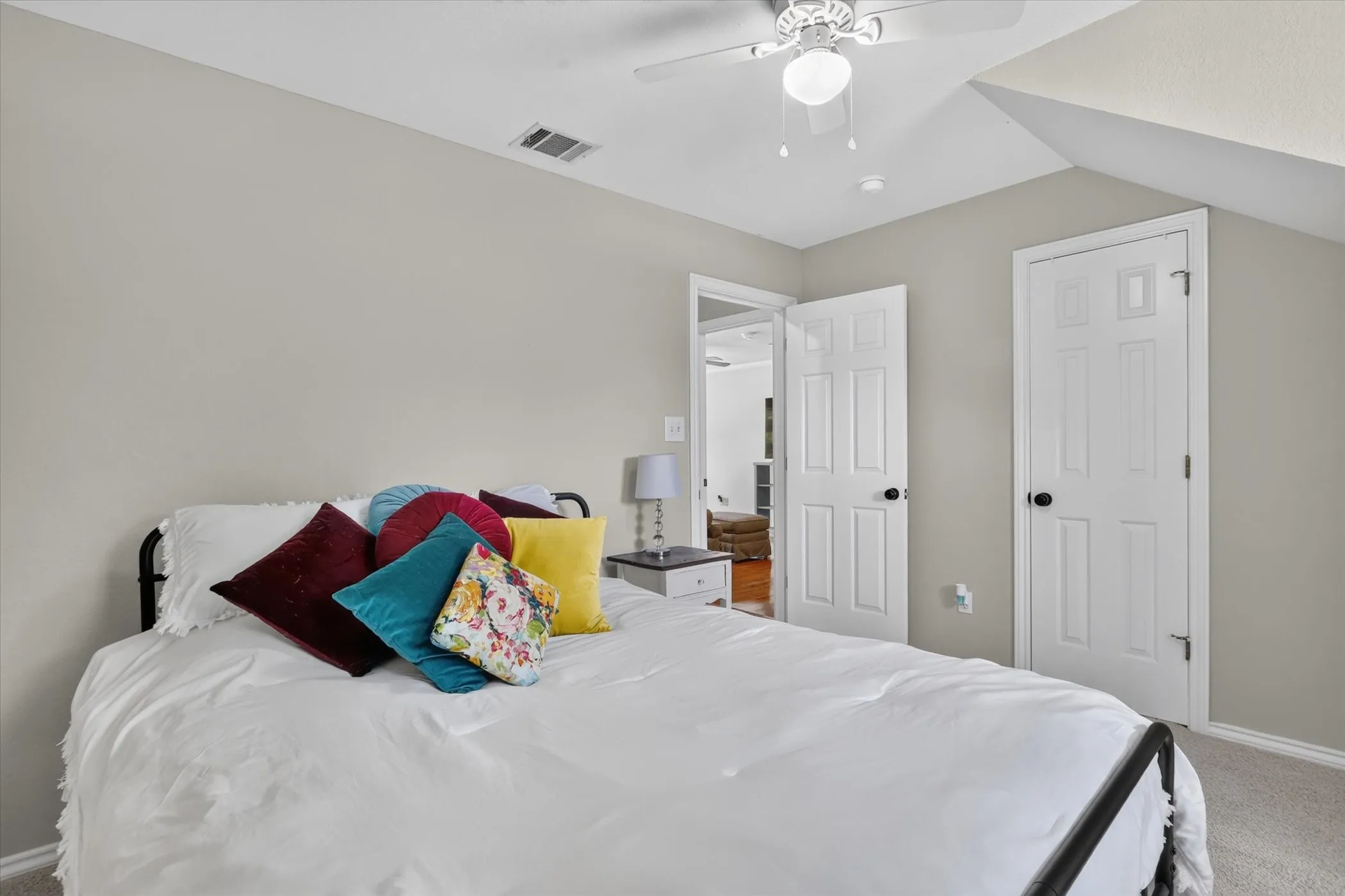 Single Family Residence For Sale in Denton County , 225 Shady Hill Lane, Double Oak, Texas 75077, 3 Bedroom, 3 Bathroom, 2 Garage spaces, 3,256 Sqft, built in 1987, Price $798,000, mls#21359202, Real Estate Agent in Double Oak, Homes For Sale in Denton county, Homes For Sale in Double Oak, Realtor in Double Oak Texas, Real Estate Brokerage Independent Realty Texas, Luminita Cordes Realtor