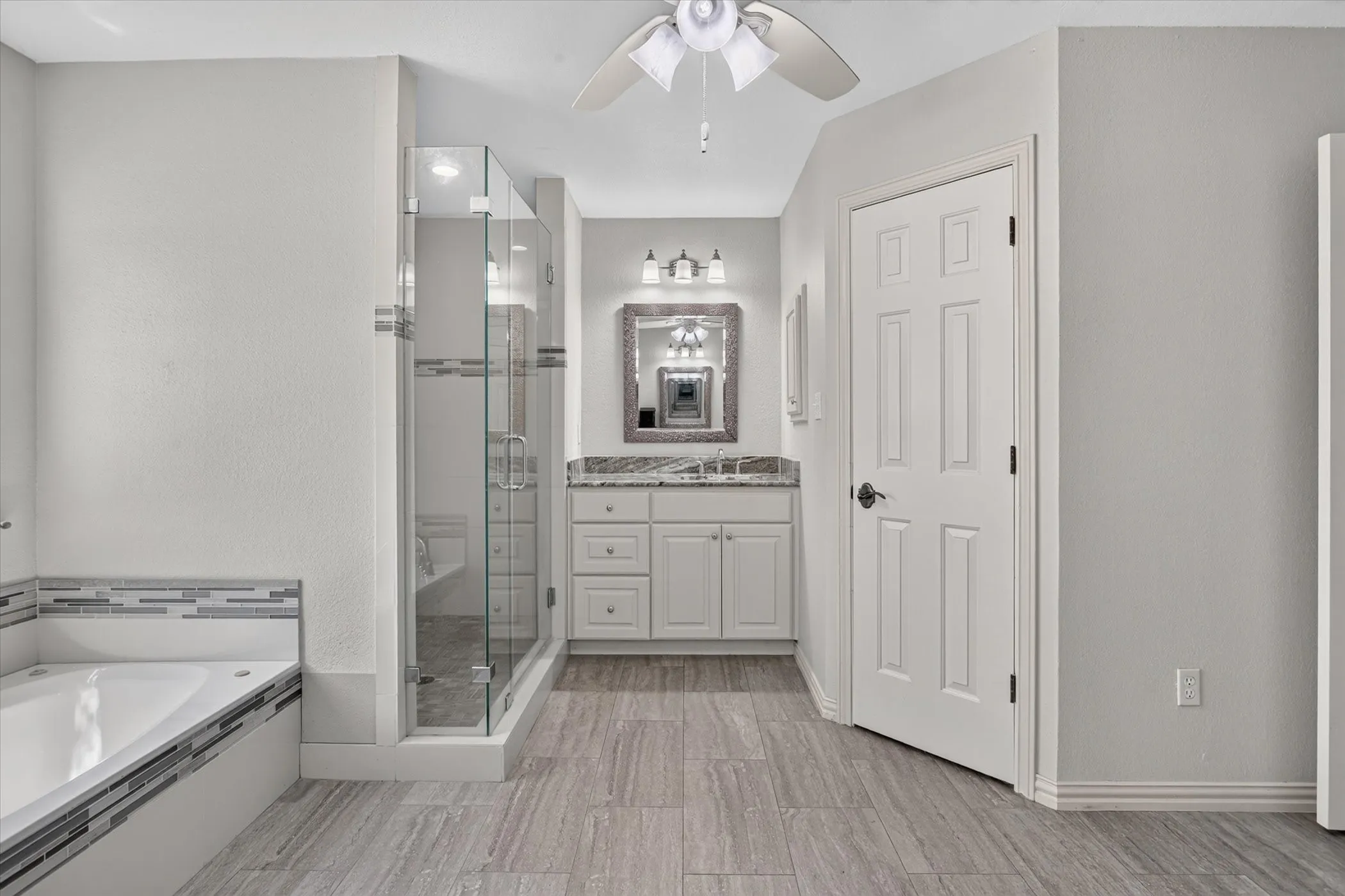 Single Family Residence For Sale in Denton County , 225 Shady Hill Lane, Double Oak, Texas 75077, 3 Bedroom, 3 Bathroom, 2 Garage spaces, 3,256 Sqft, built in 1987, Price $798,000, mls#21359202, Real Estate Agent in Double Oak, Homes For Sale in Denton county, Homes For Sale in Double Oak, Realtor in Double Oak Texas, Real Estate Brokerage Independent Realty Texas, Luminita Cordes Realtor