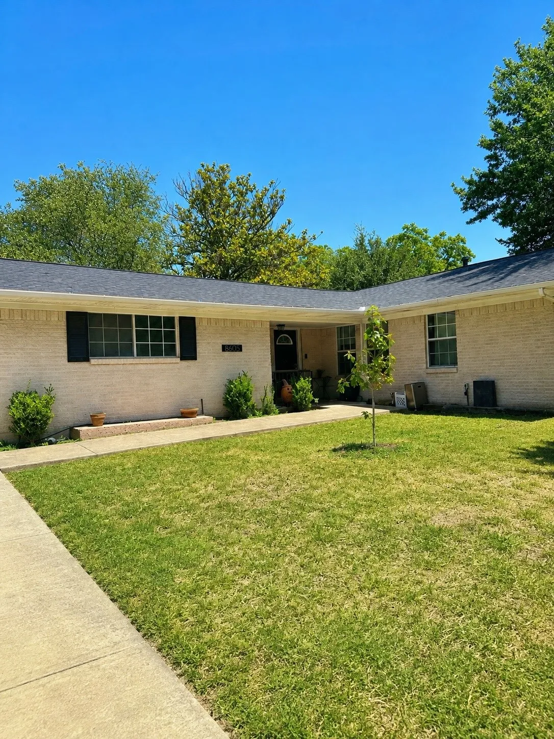 Single Family Residence For Sale in Dallas County , 8605 Hanford Drive, Dallas, Texas 75243, 3 Bedroom, 2 Bathroom, Garage spaces, 1,842 Sqft, built in 1961, Price $450,000, mls#21358953, Real Estate Agent in Dallas, Homes For Sale in Dallas county, Homes For Sale in Dallas, Realtor in Dallas Texas, Real Estate Brokerage Independent Realty Texas, Luminita Cordes Realtor