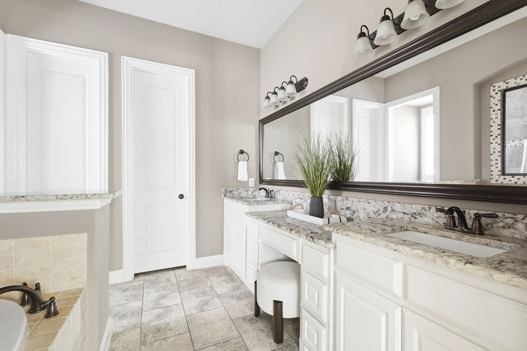 Single Family Residence For Sale in Collin County , 2724 Piersall Drive, Mc Kinney, Texas 75072, 4 Bedroom, 3 Bathroom, 2 Garage spaces, 3,184 Sqft, built in 2014, mls#21351331, Real Estate Agent in Mc Kinney, Homes For Sale in Collin county, Homes For Sale in Mc Kinney, Realtor in Mc Kinney Texas, Real Estate Brokerage Independent Realty Texas, Luminita Cordes Realtor