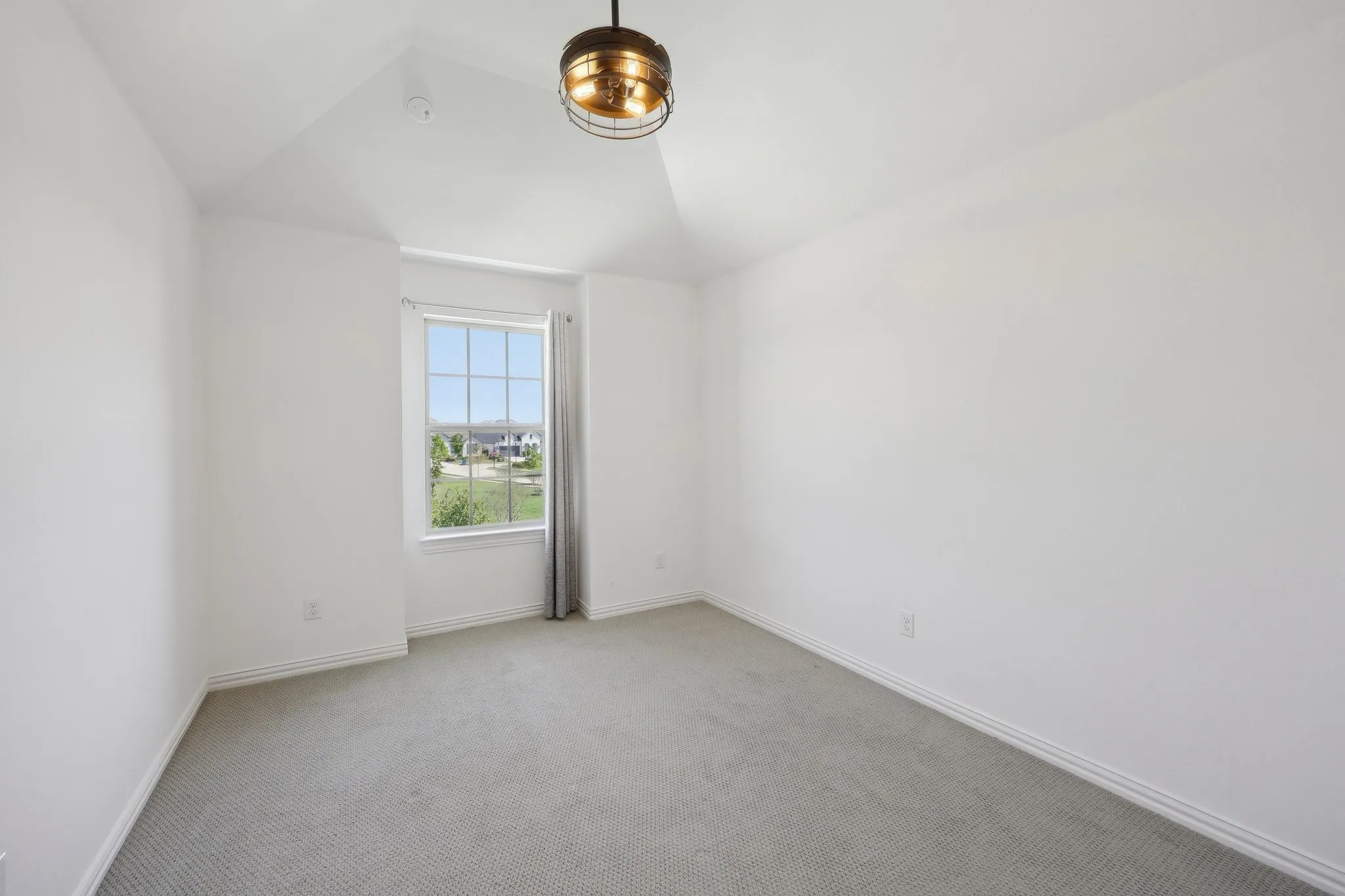 Single Family Residence For Sale in Denton County , 4101 Hawthorn Drive, Aubrey, Texas 76227, 5 Bedroom, 4 Bathroom, 3 Garage spaces, 3,877 Sqft, built in 2021, mls#21357451, Real Estate Agent in Aubrey, Homes For Sale in Denton county, Homes For Sale in Aubrey, Realtor in Aubrey Texas, Real Estate Brokerage Independent Realty Texas, Luminita Cordes Realtor